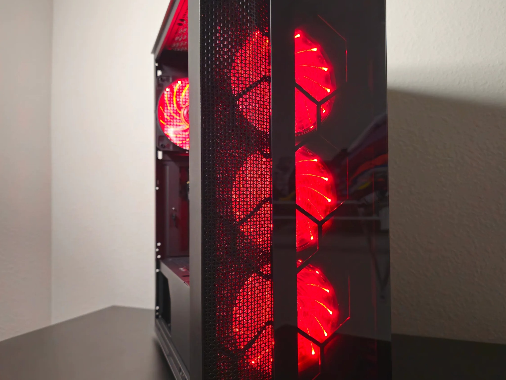 Budget 1080p // i7 5820k // RTX 2070 Super // 16GB DDR4 // 512GB SSD + 3TB HDD