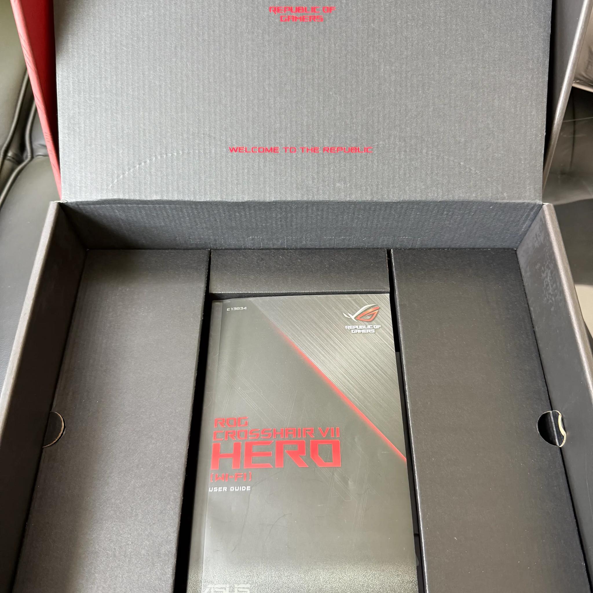 Asus ROG Crosshair VII AMD X470 ATX Gaming WiFi Motherboard