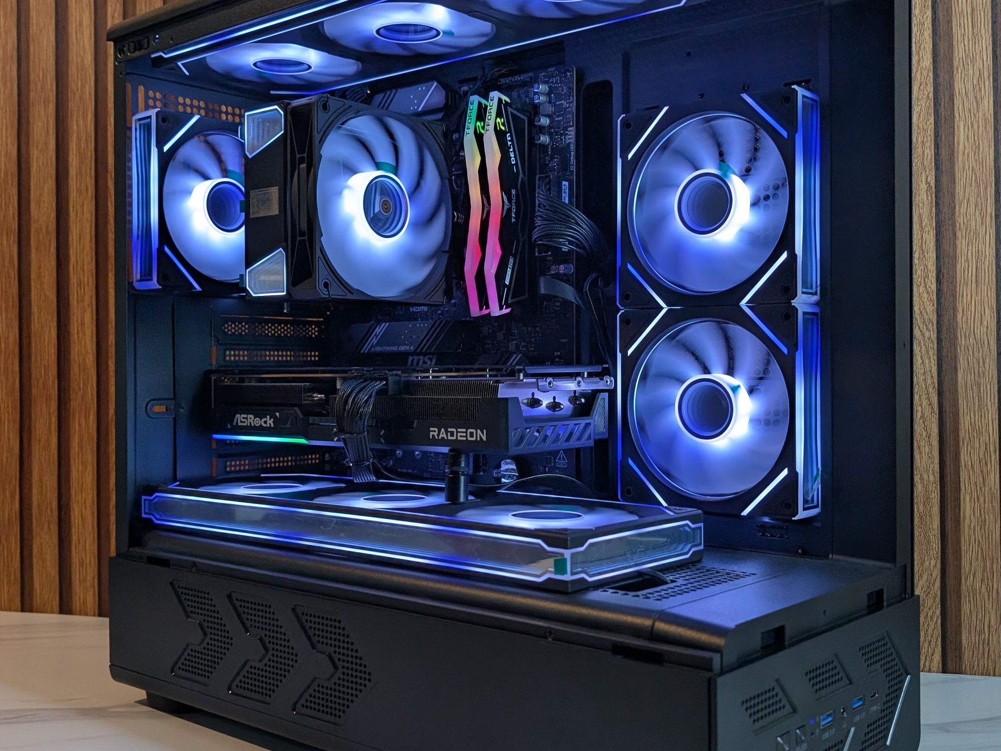 9070 16GB | RYZEN 5 7600X | 16GB DDR5 | 1TB NVME | 750W