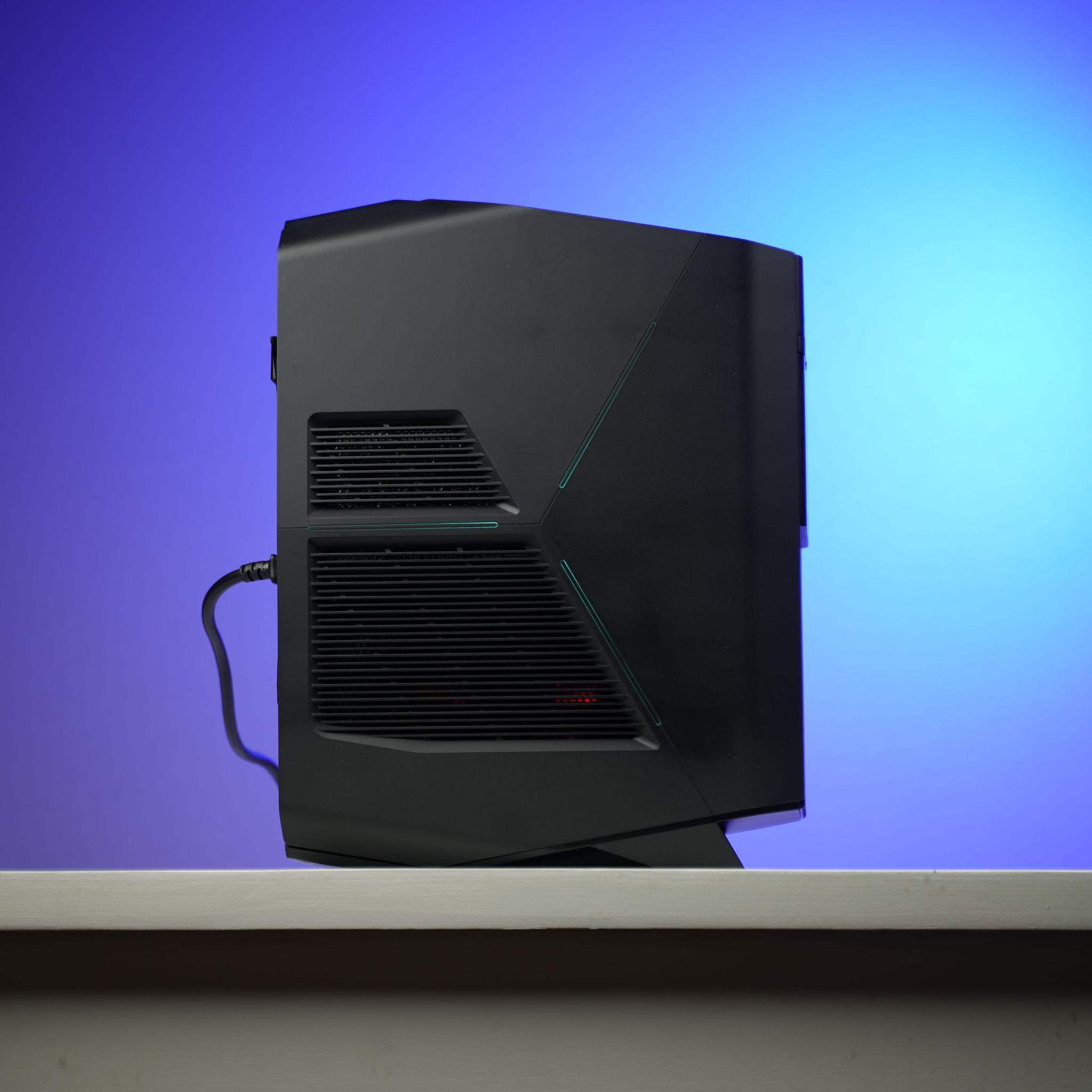 “ALIENFORM 5” GTX 1080 Intel Core i7 8700 16GB 1.3TB Windows 11 Gaming PC Powerhouse