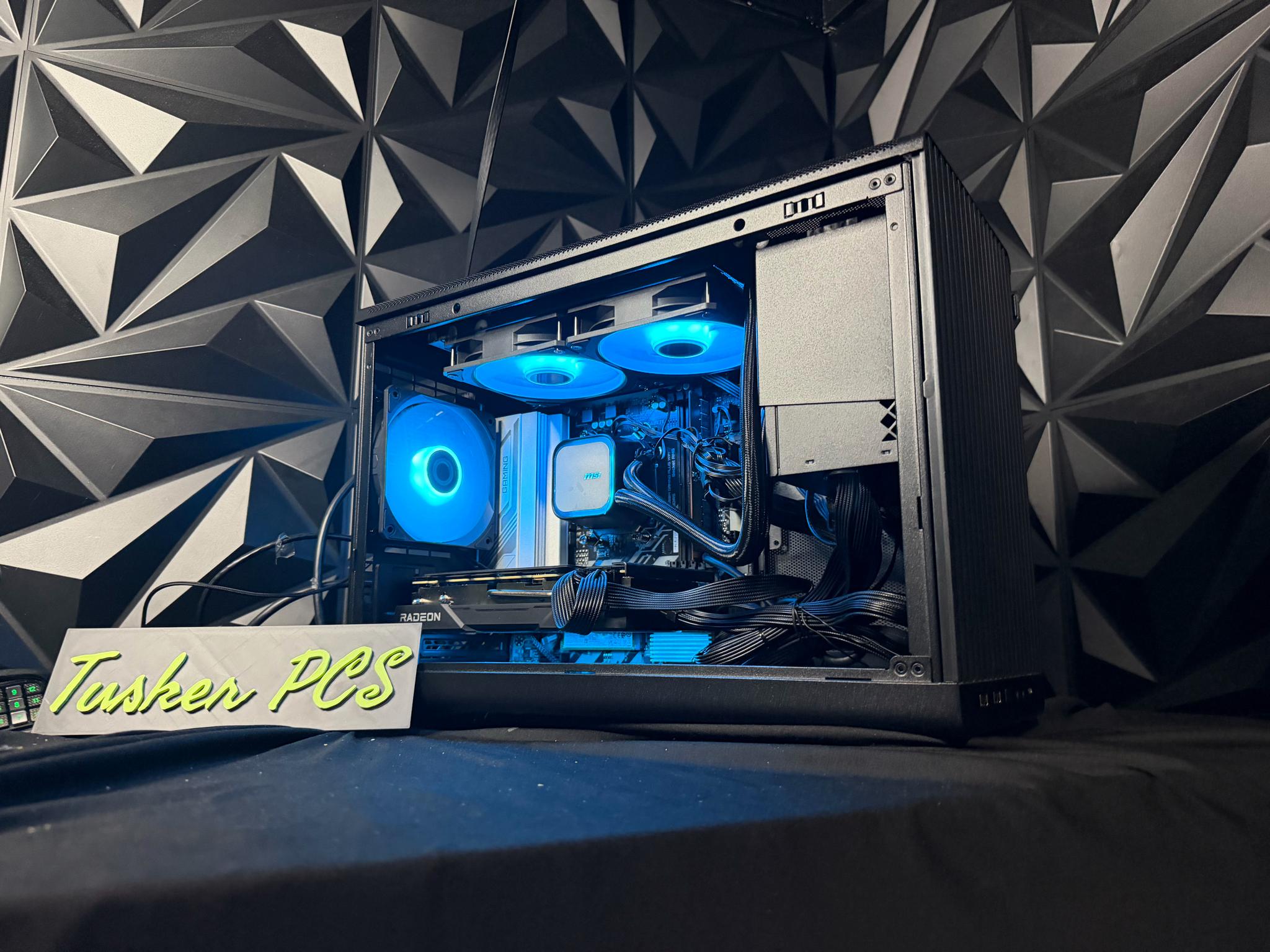AMD Radeon RX 7600 XT - Image 2