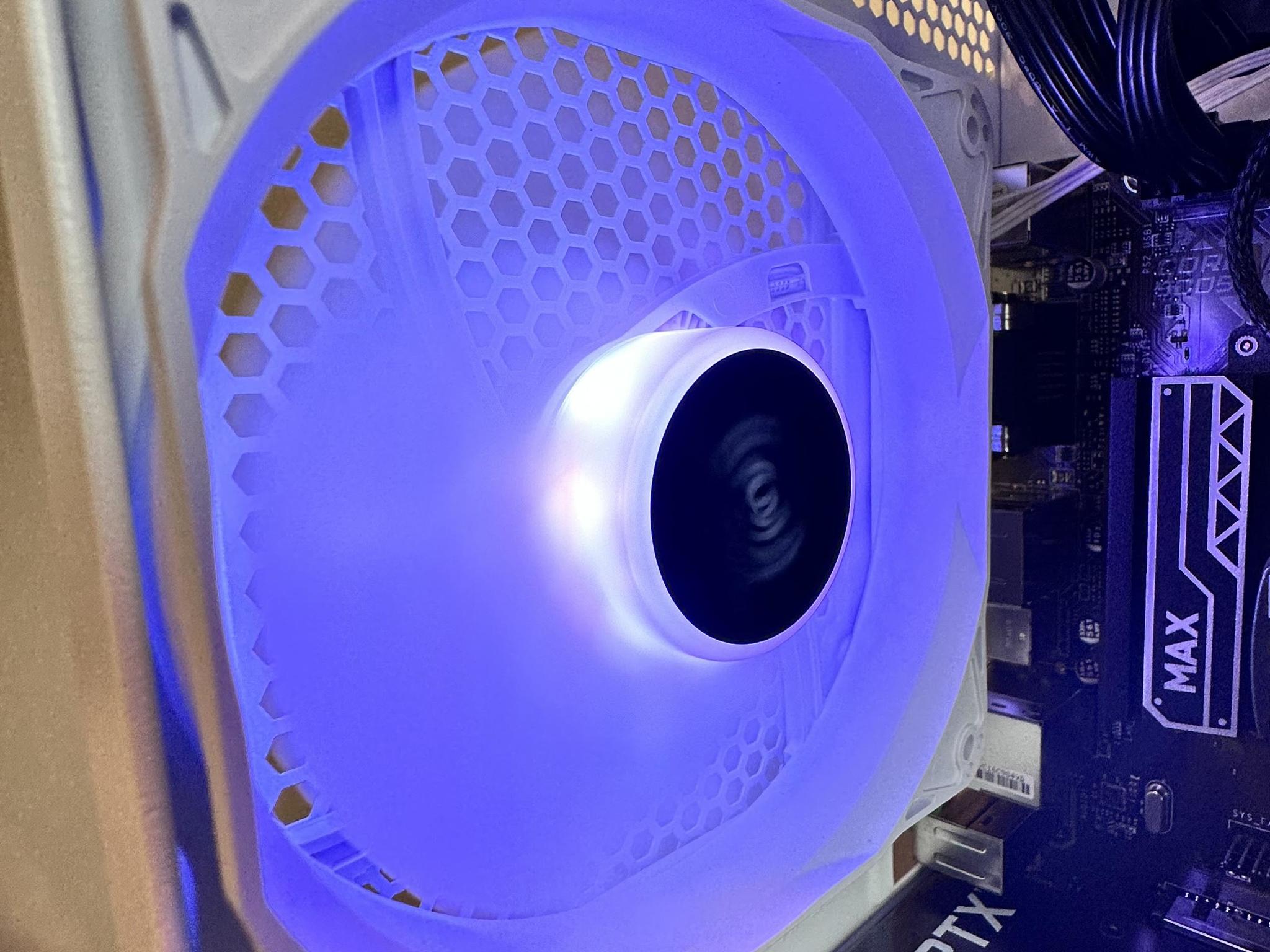 White Gaming PC | RTX 3070, Ryzen 5 5600X, 1TB SSD, 16GB 3200HMz RAM