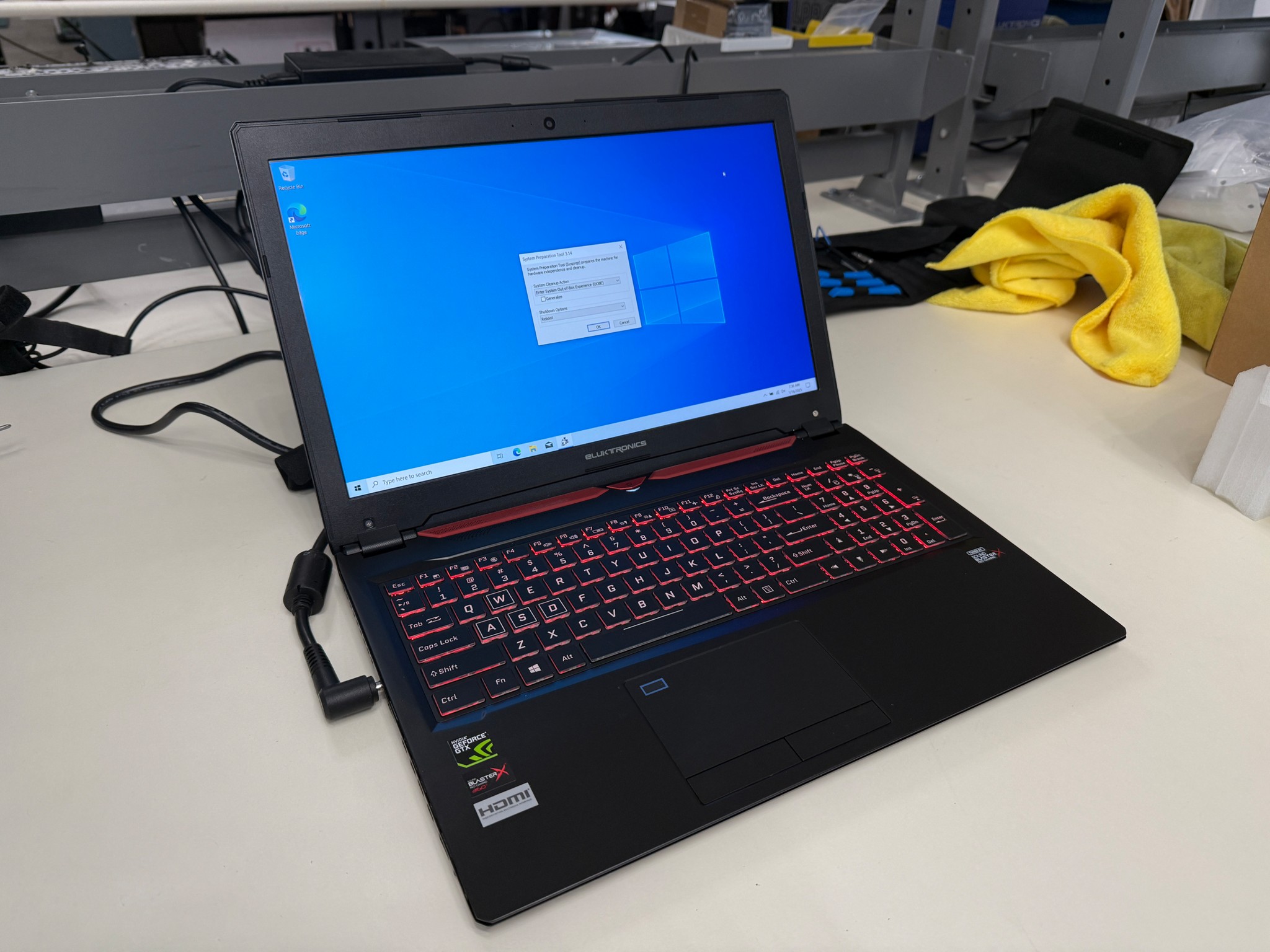 Clevo P957HR- i7-7700HQ+GTX 1070+8GB Ram+256 SSD+W10