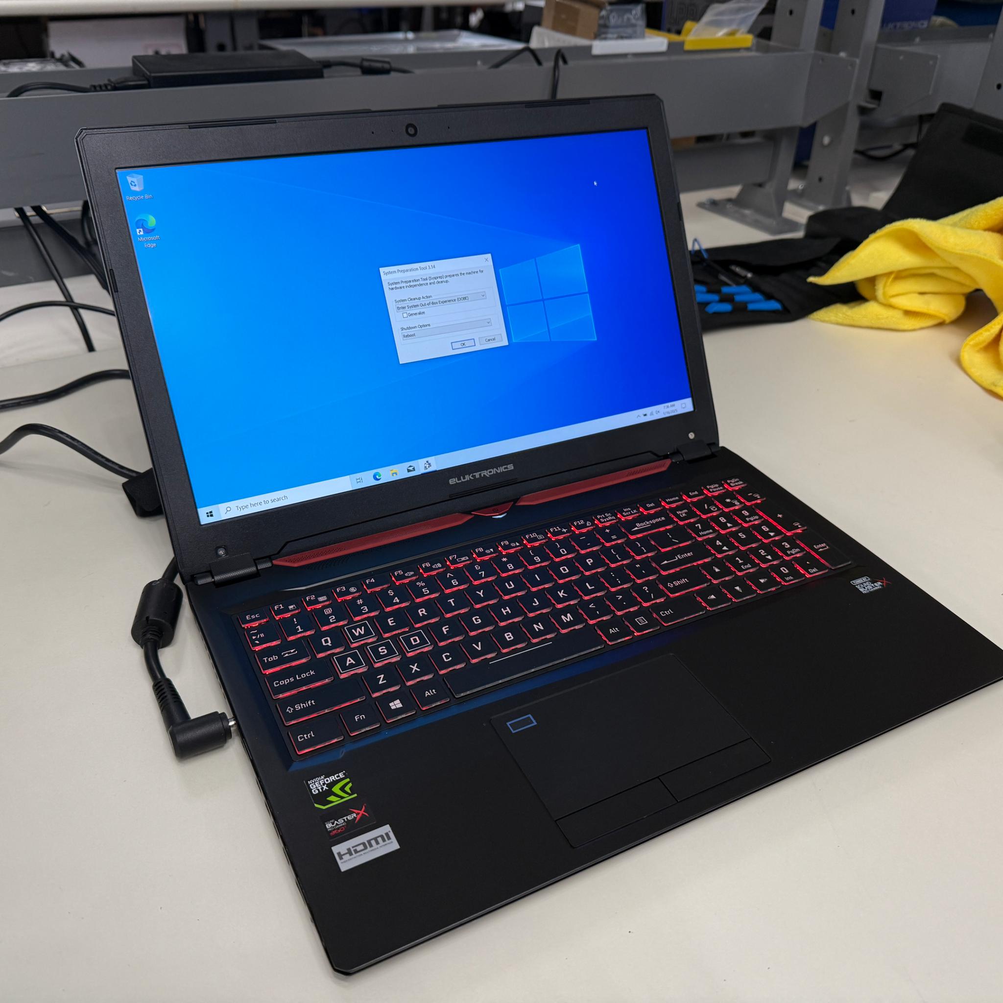 Clevo P957HR- i7-7700HQ+GTX 1070+8GB Ram+256 SSD+W10