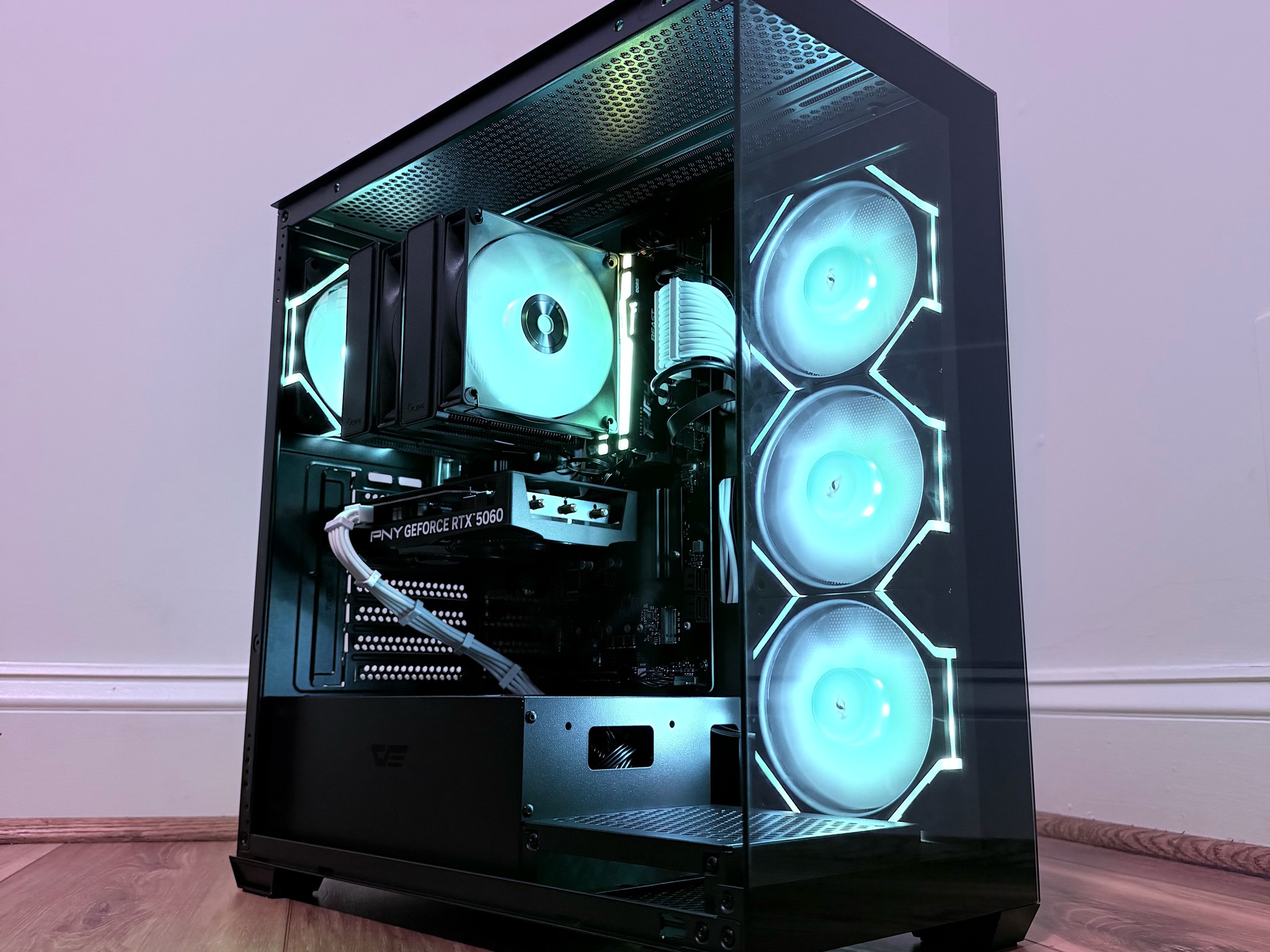 ❄️"Frozen Echo"❄️| 1080/1440p Gaming | Intel Ultra 7 265k | RTX 5060 | 16B DDR5 | 1tb Storage