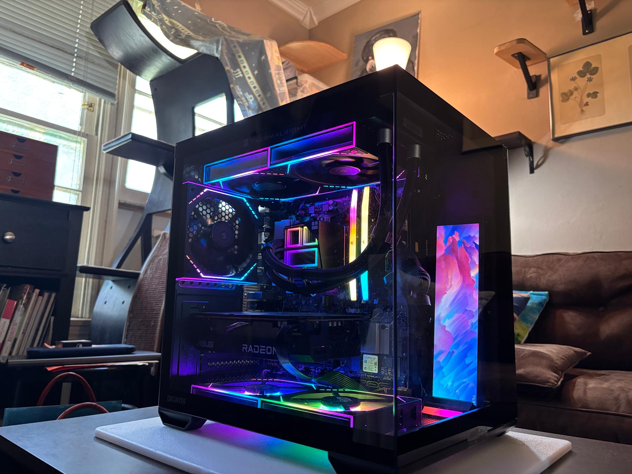 Infinity RGB | Ryzen 5 v7600x | RX 7600 | 32 GB DDR5 (6000MTs) | 1 TB SSD | digital display | 750W