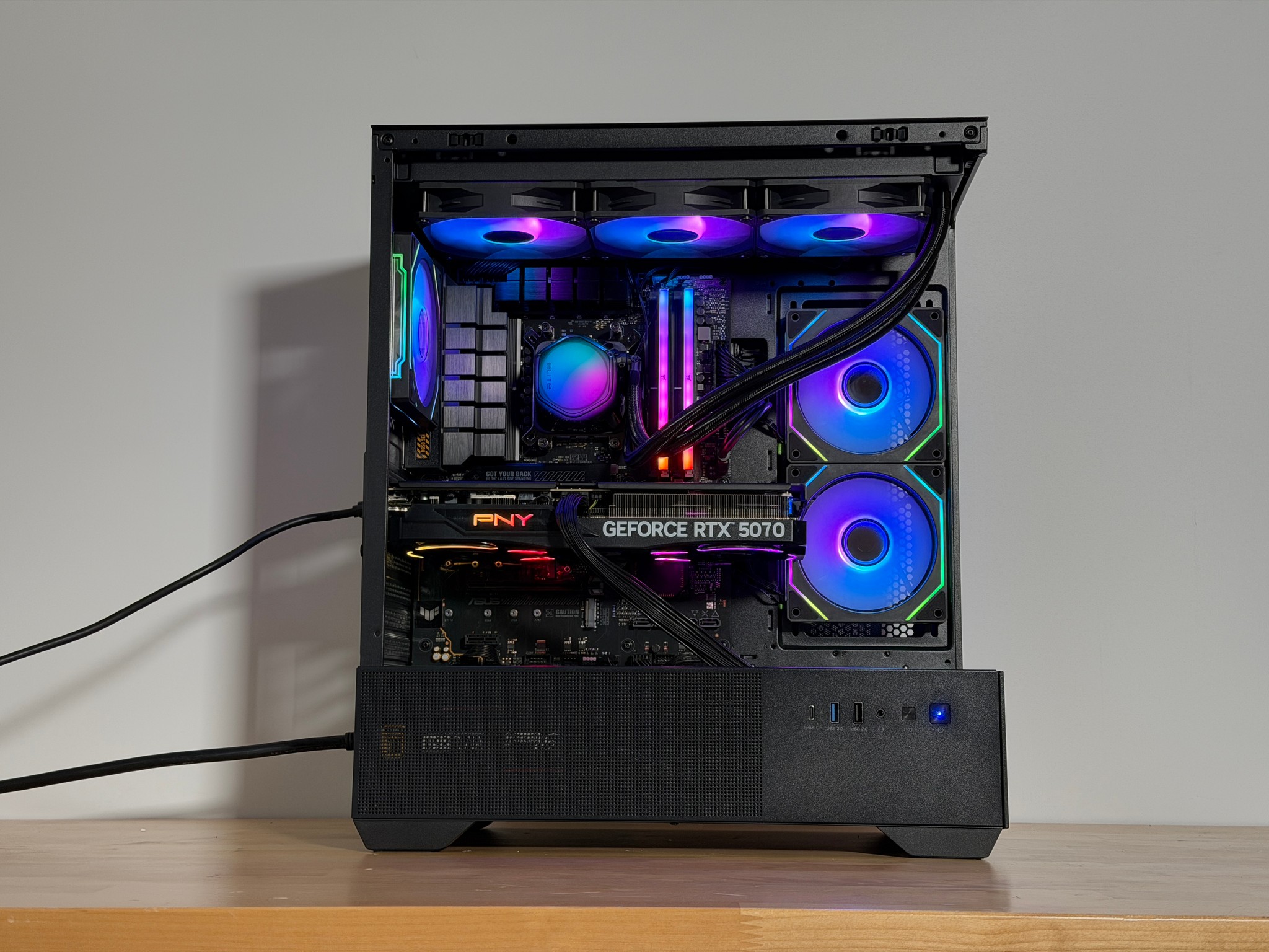 RTX 5070 Ryzen 7 7700x Gaming PC
