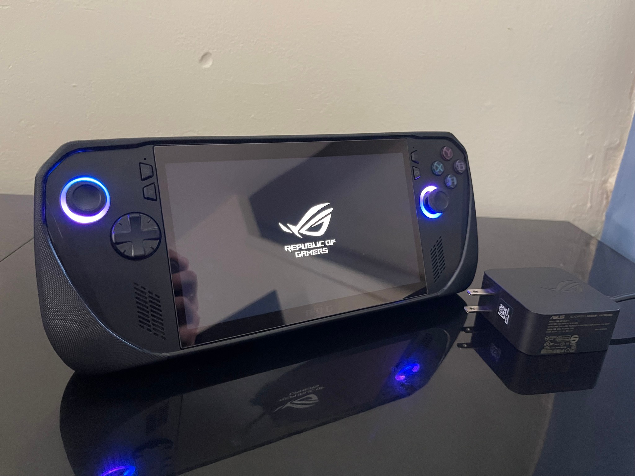 ROG Ally X / 1TB / 24GB DDR5 / Z1 Extreme / Jsaux case