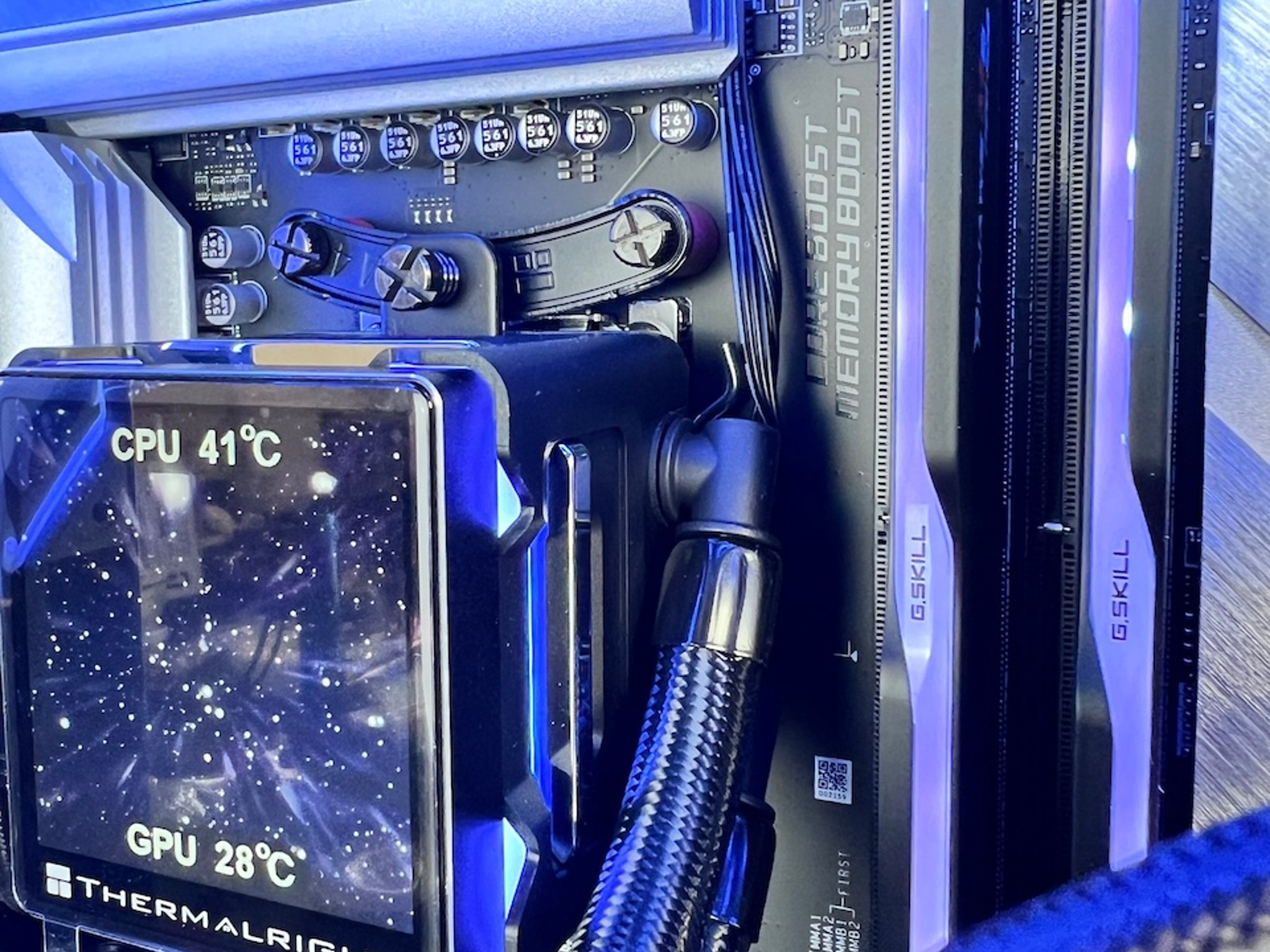 Ryzen 7 9800X3D | RX 9070 XT | 32GB DDR5 | 2 TB M.2 | WIFI 6 | Dark Gamer