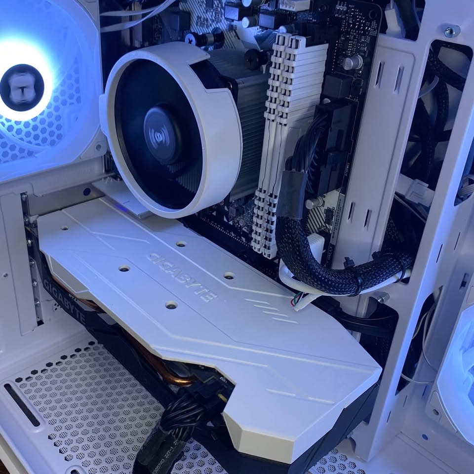 White Gaming PC (GTX 1660 TI 6GB + AMD Ryzen 5 3600 + 16GB DDR4 + HDD + SSD)