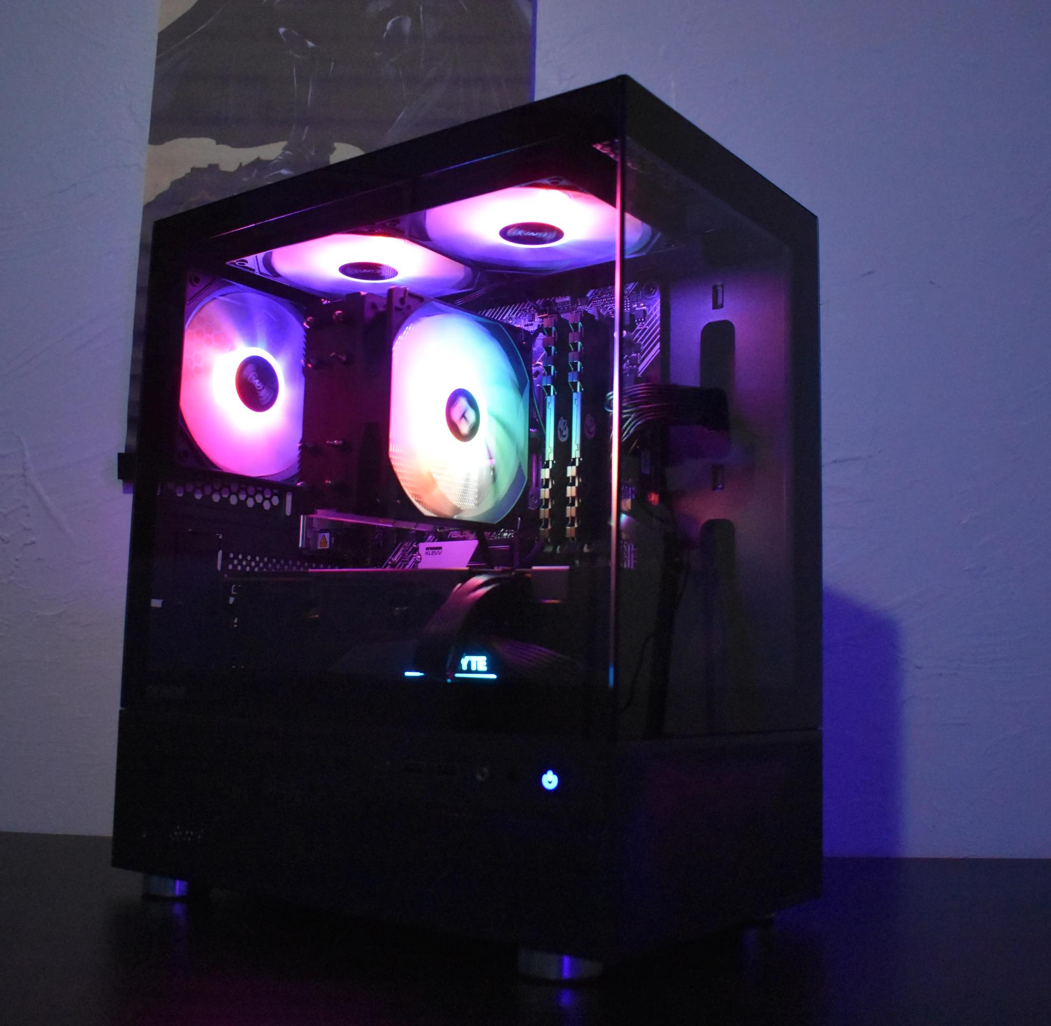 Minimalist Gaming PC: Ryzen 7 | RX 6800 | 32GB RAM | 1TB SSD | 650w PSU | WiFi