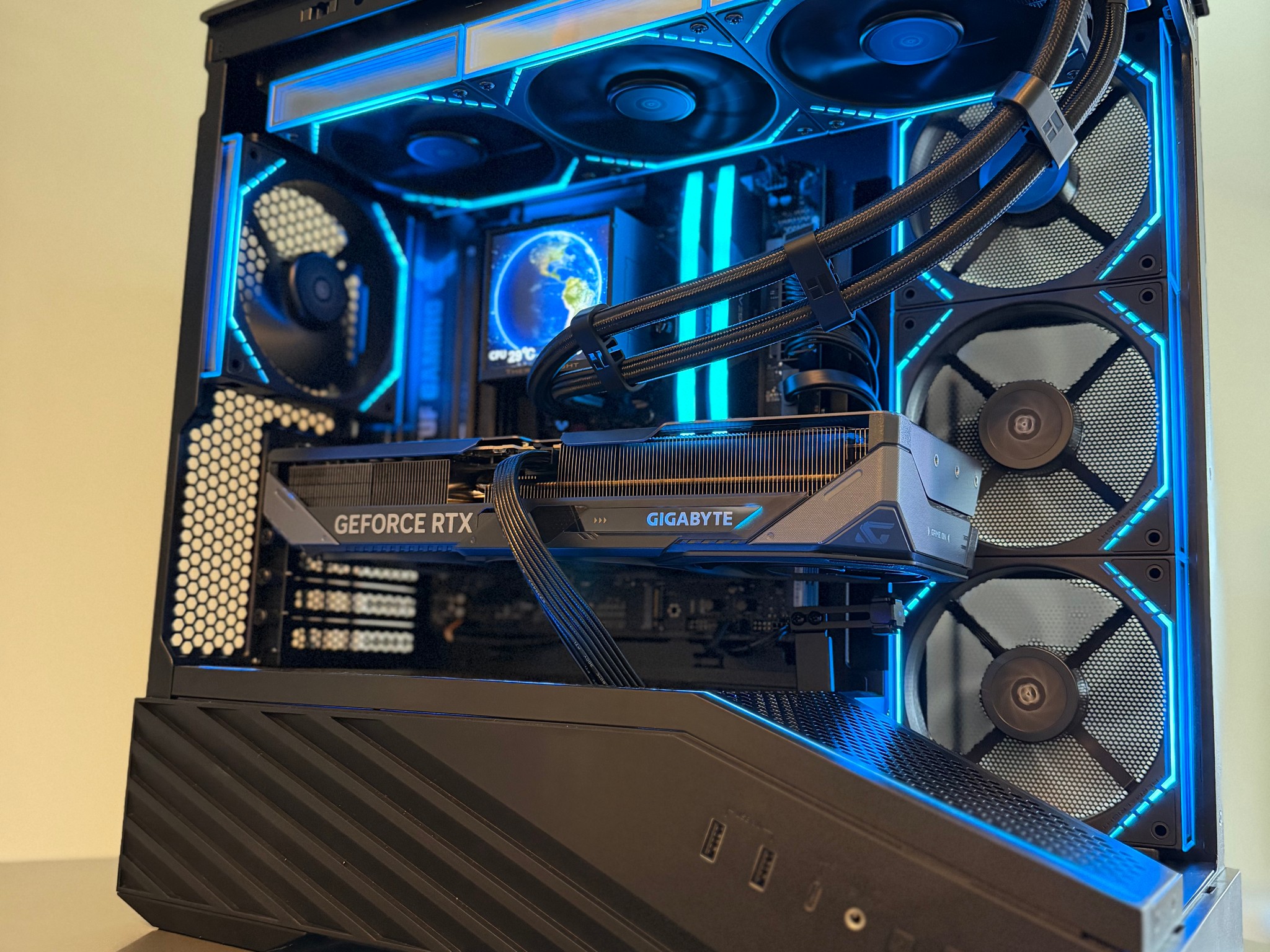 RTX 5070 | Ryzen 7 7800X3D | 32GB DDR5 | 1TB NVMe | 850w - Gaming PC