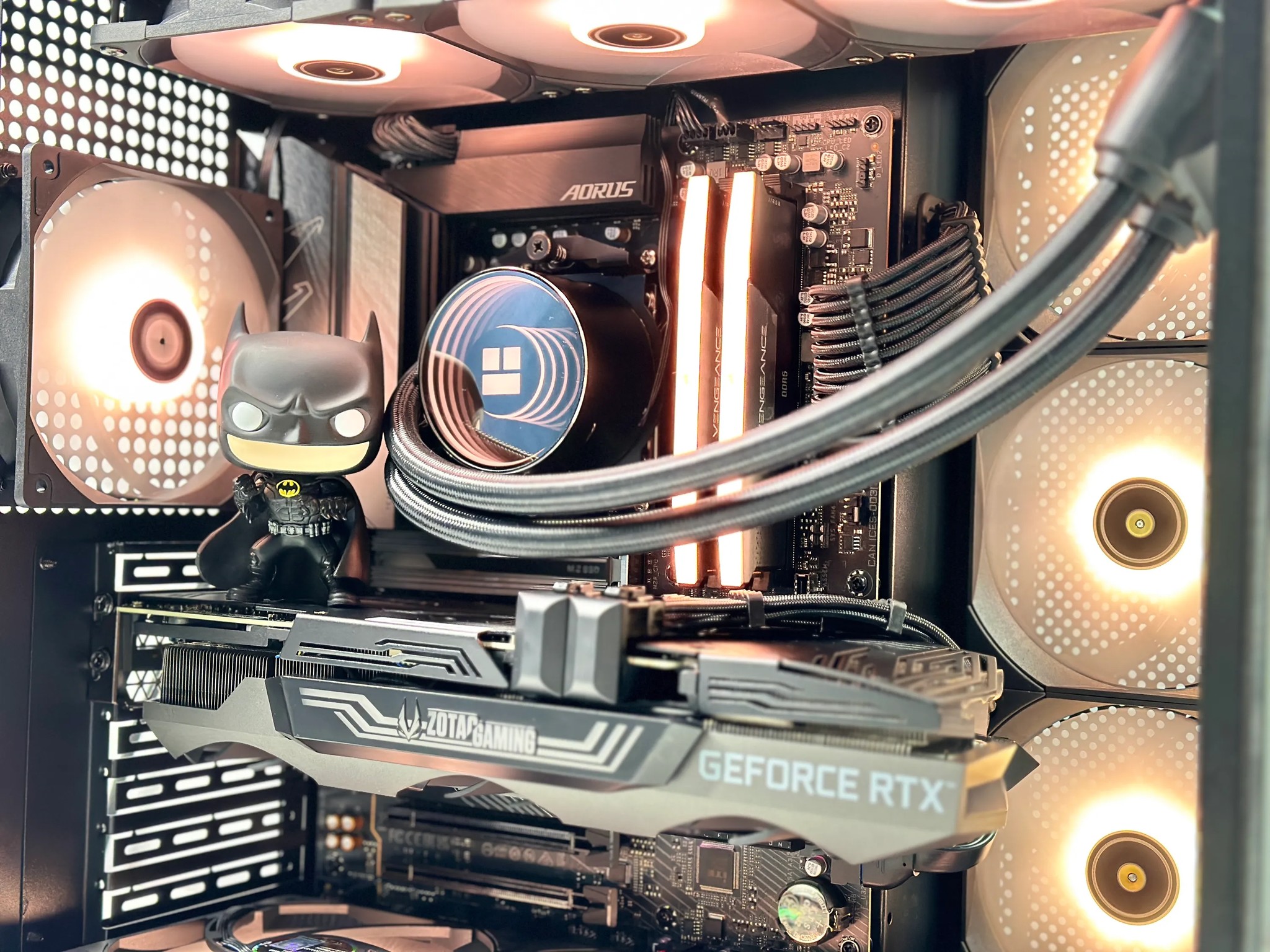 🦇The Dark Knight 🦇Nvidia RTX 3080 10GB🦇AMD Ryzen 5 7600X 🦇32GB DDR5🦇1TB SSD NVME