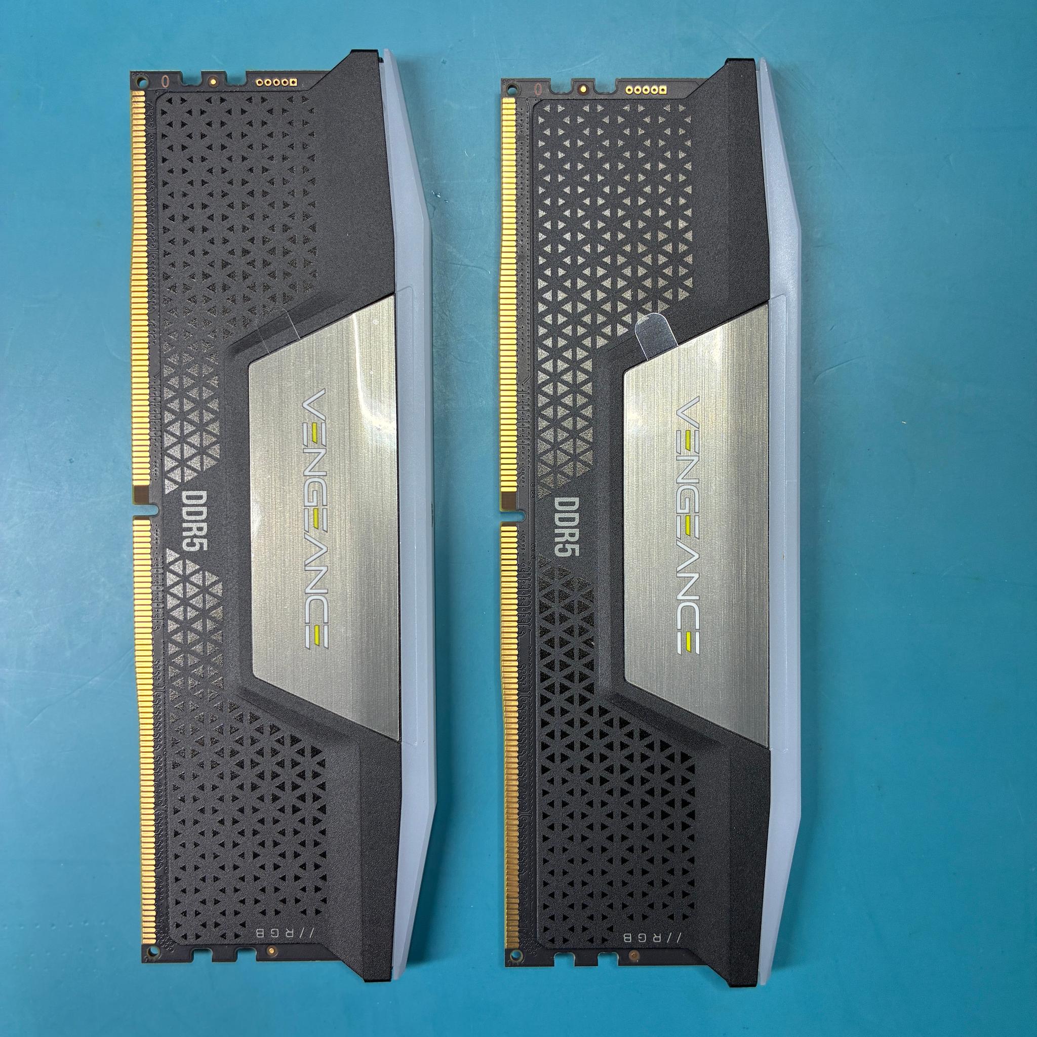 Corsair Vengeance RGB DDR5 RAM 32GB kit (Memory)