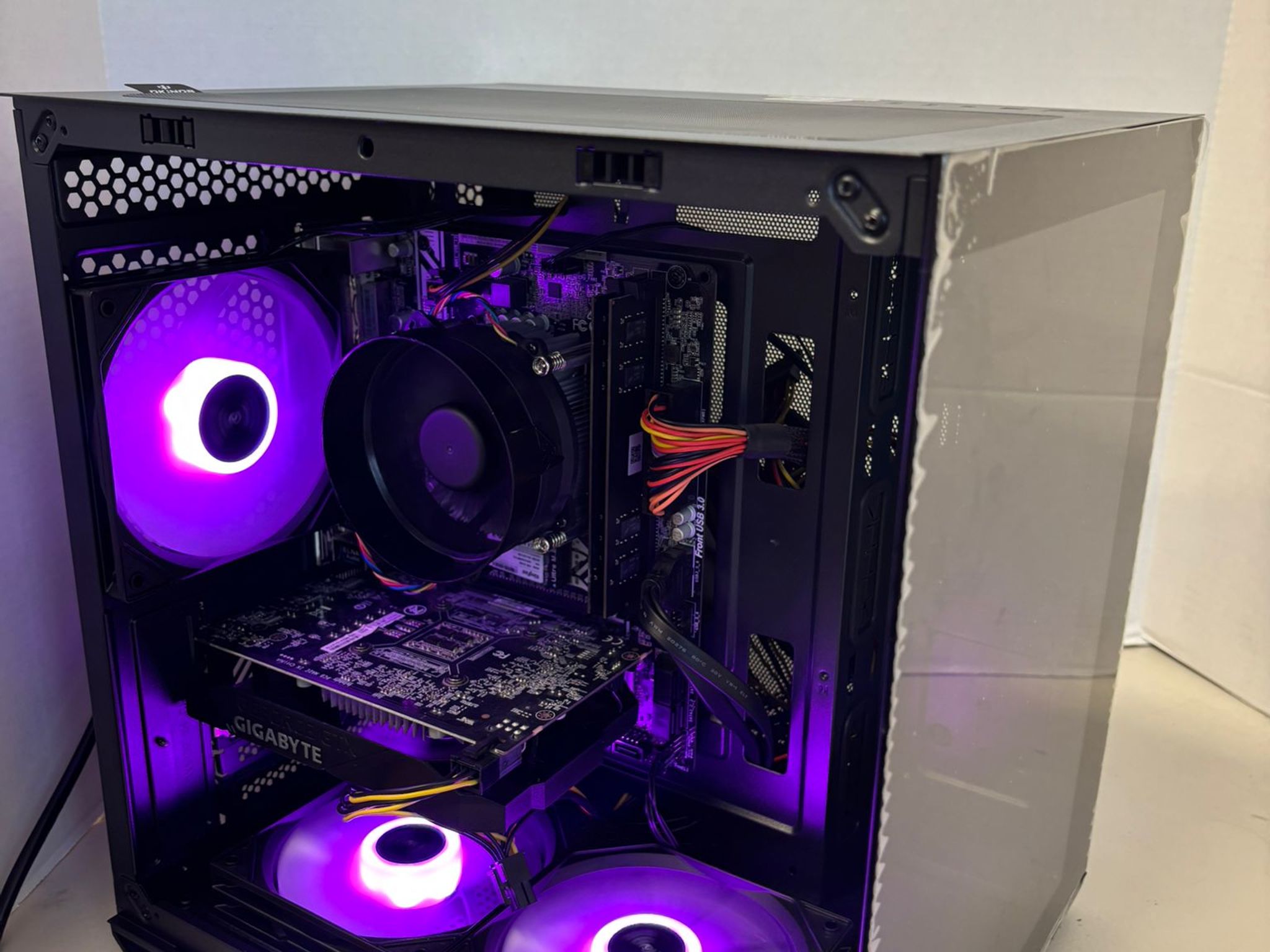 Gaming PC | intel i5 + 1650 | 16GB RAM | WIFI + BT | 512GB SSD