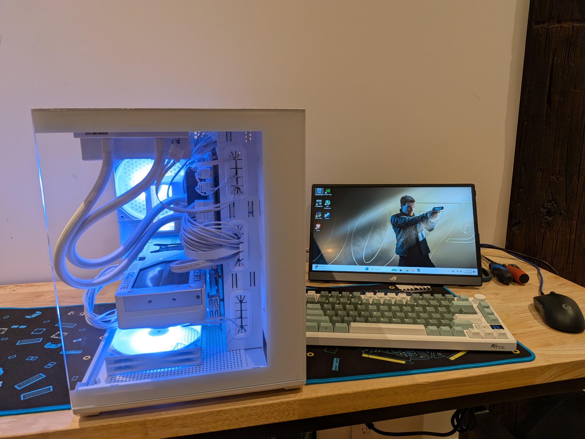 1440p First Light - RTX 5070, Core Ultra 5 250K Plus, 32 GB DDR5 RAM, 2 TB Gen 4, Liquid Cooled, RGB