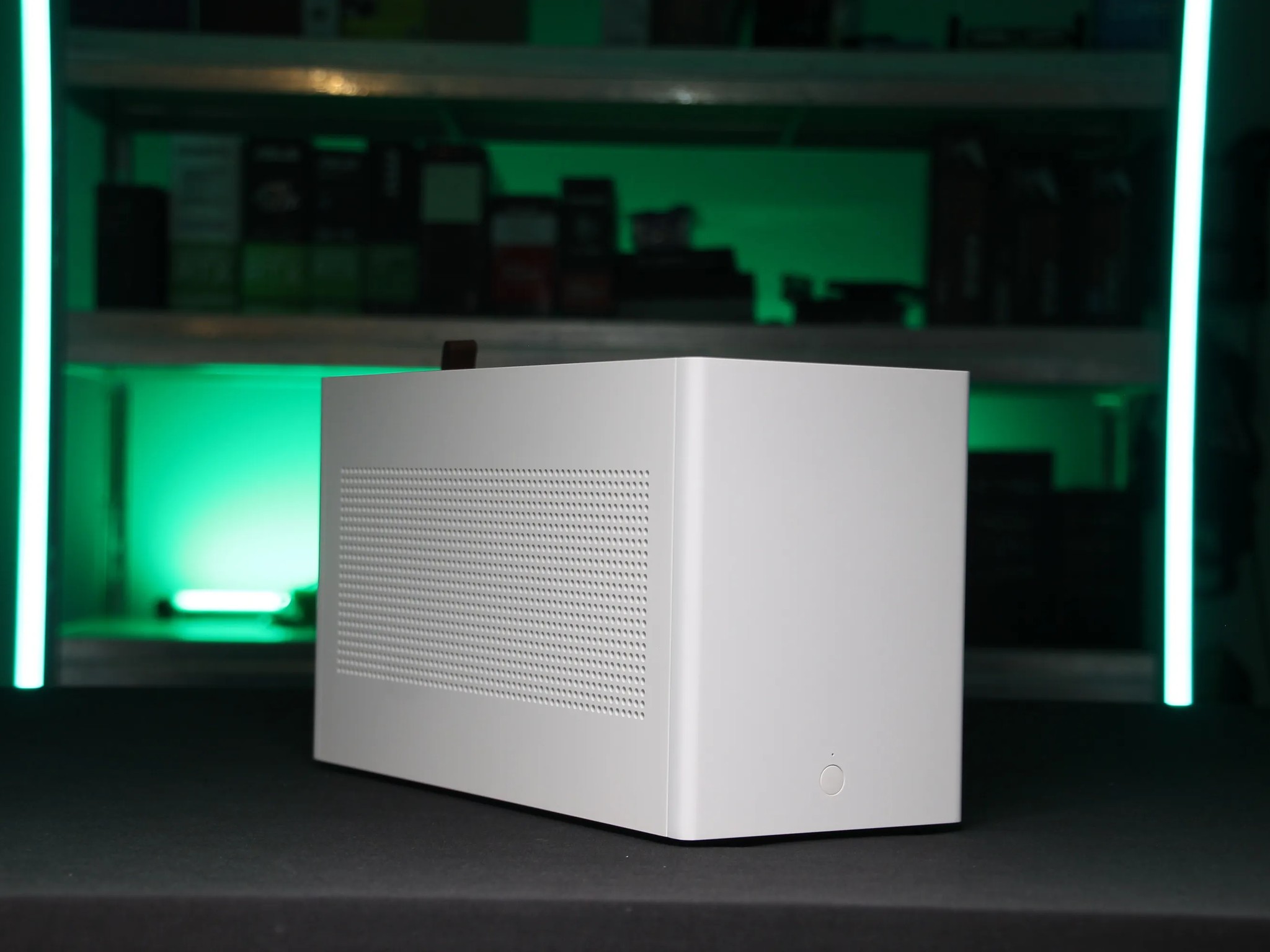 LOUQE GHOST S1 MkIII // ITX PC Case