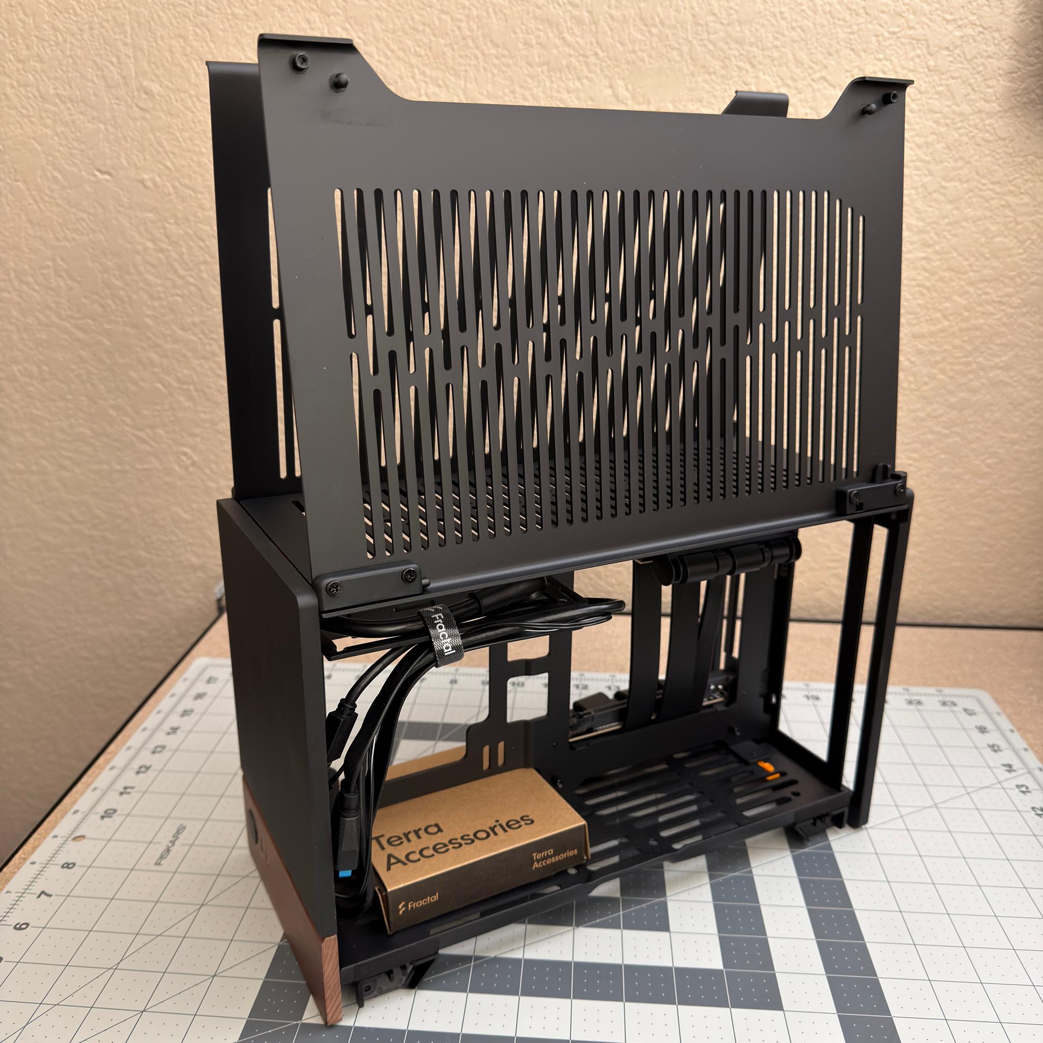 Fractal Design - Terra