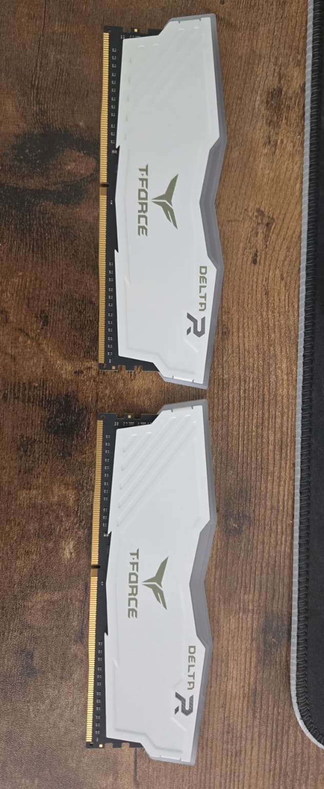 T-FORCE DELTA R 16GB (2×8GB) DDR4-3200 CL16 White RGB RAM