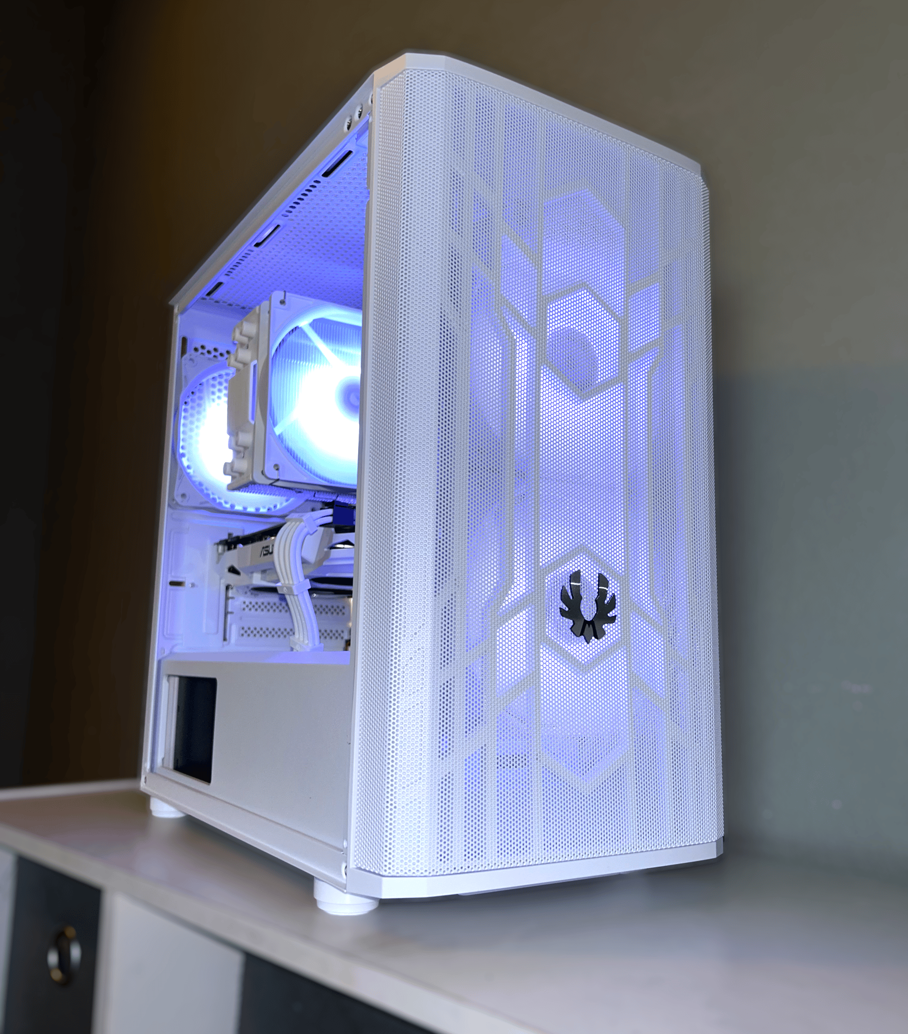 Custom White Gaming PC | GTX 1070 8Gb + Ryzen 5 2600