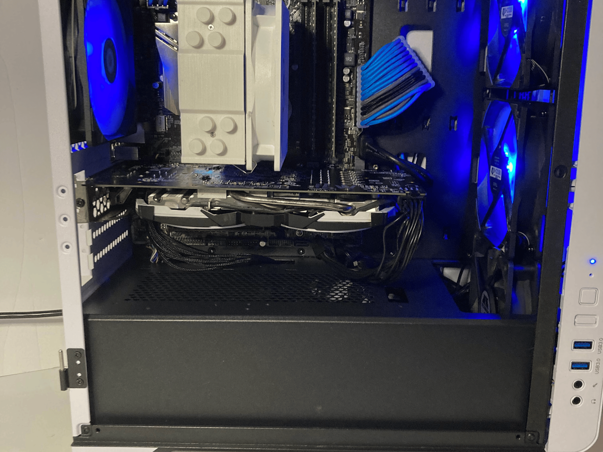 i7-6700/RX 580 4GB Gaming PC Bundle w/ Mouse & Headset