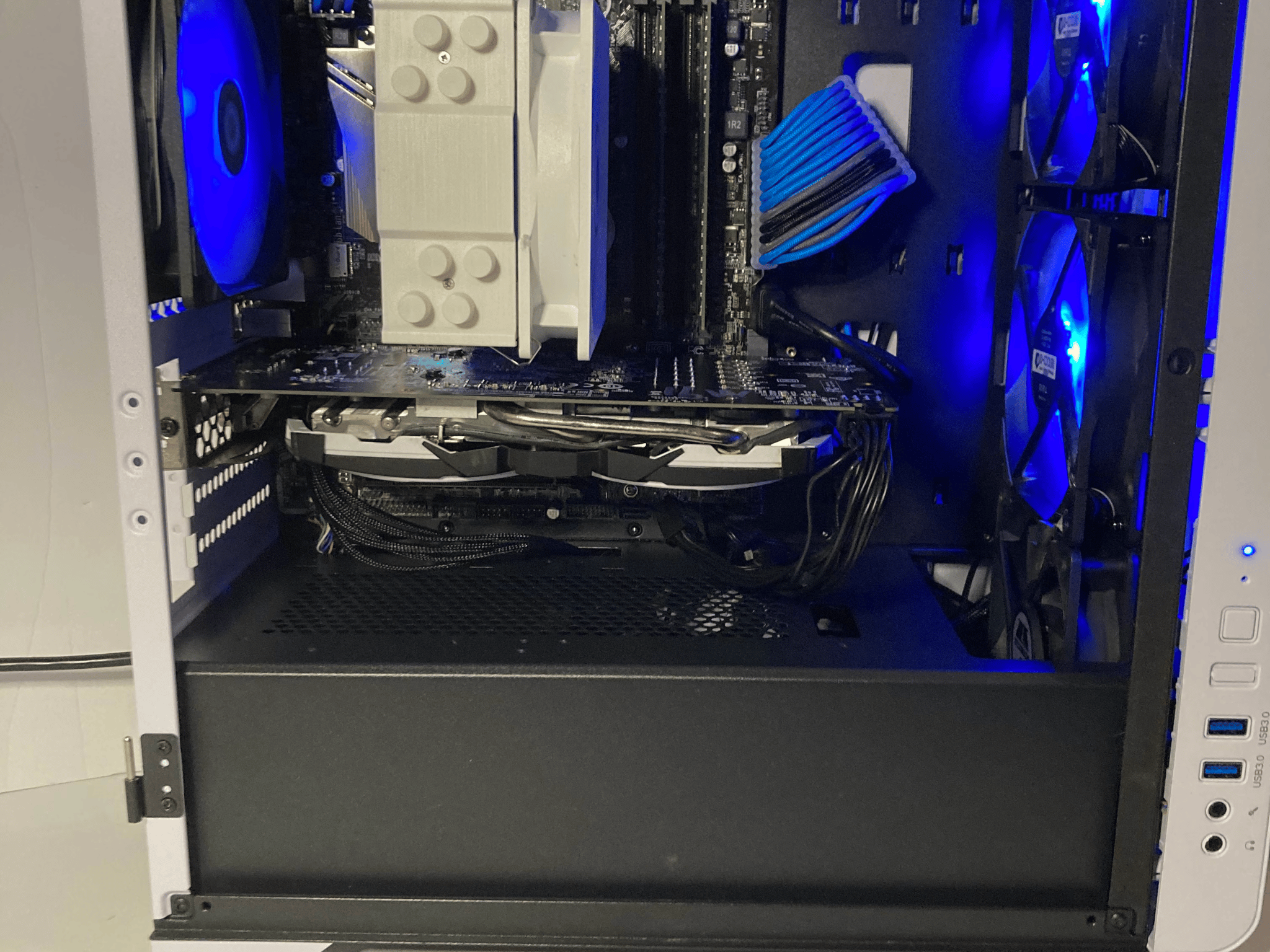 i7-6700/RX 580 4GB Gaming PC Bundle w/ Mouse & Headset