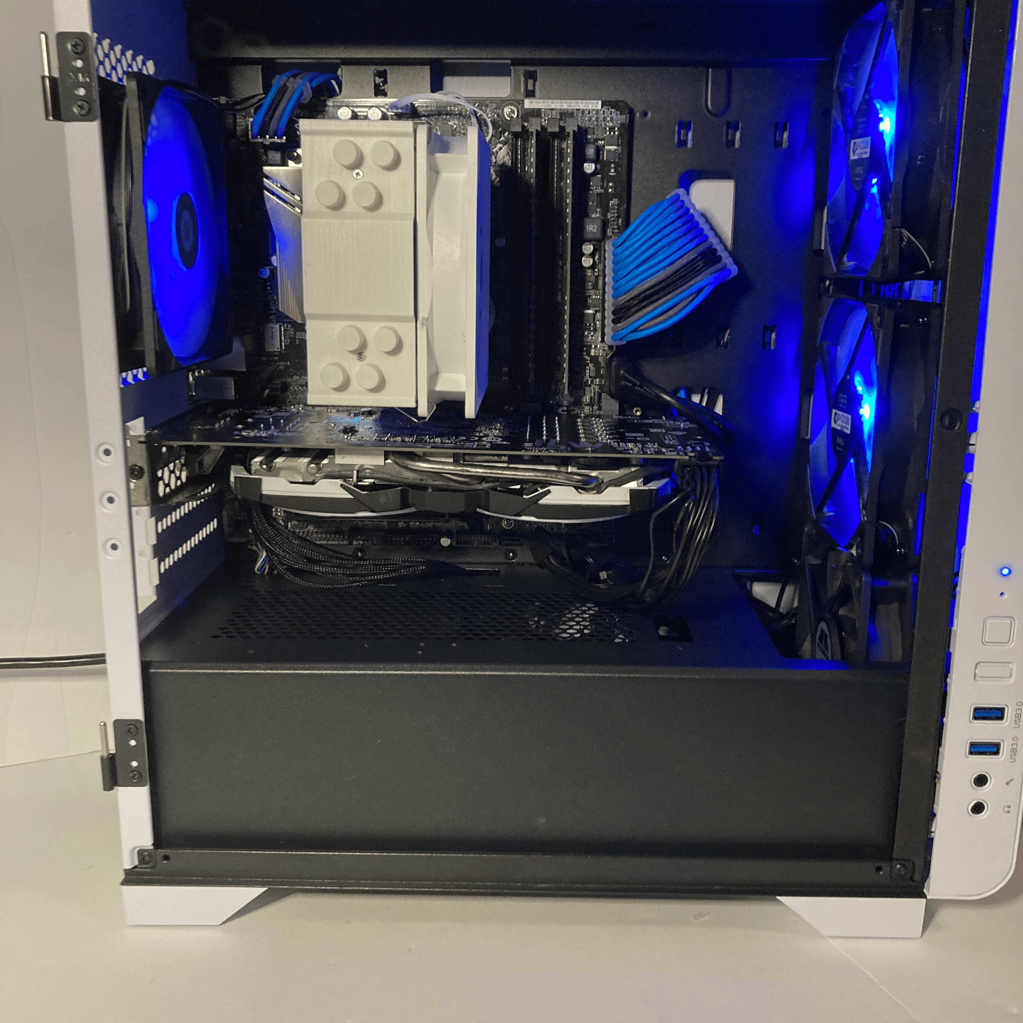 i7-6700/RX 580 4GB Gaming PC Bundle w/ Mouse & Headset