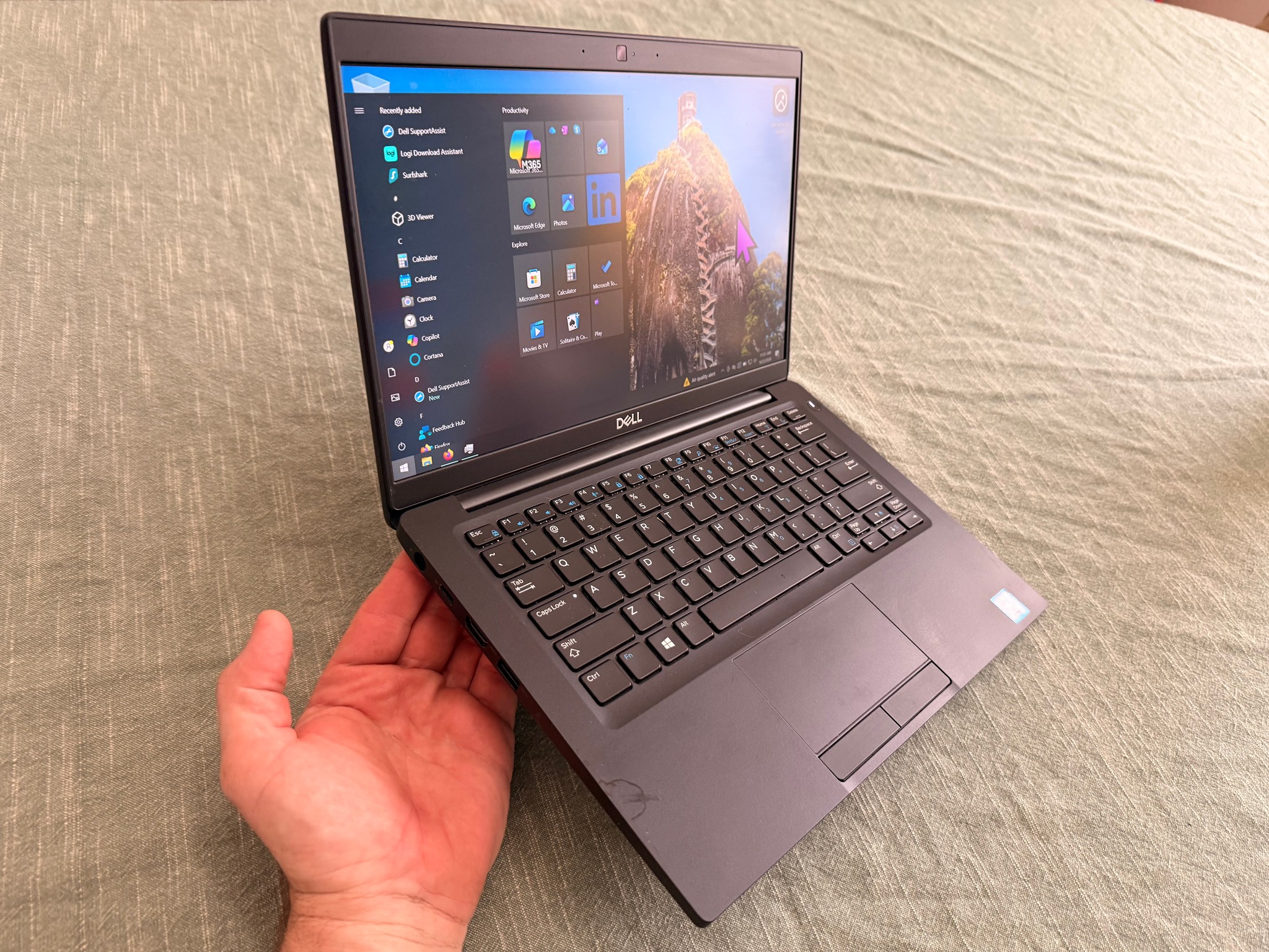 Like NEW Dell Latitude 7390 Notebook 8GB Ram Used, Like-New Dell Business Laptop