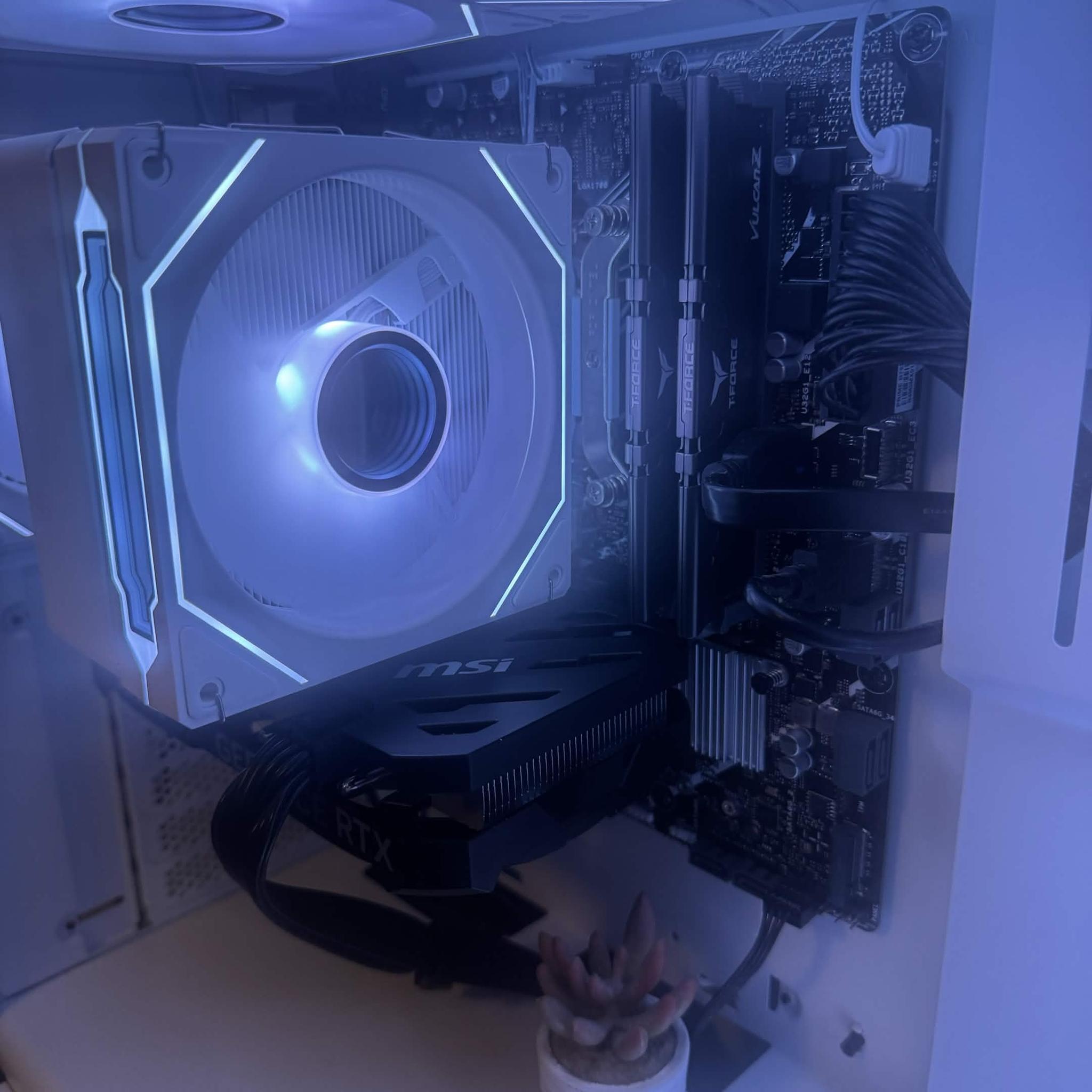 White/Black "Panda" Mid Range PC - i5 12400F | RTX 4060 | 16GB DDR4 3200 | BT & Wifi