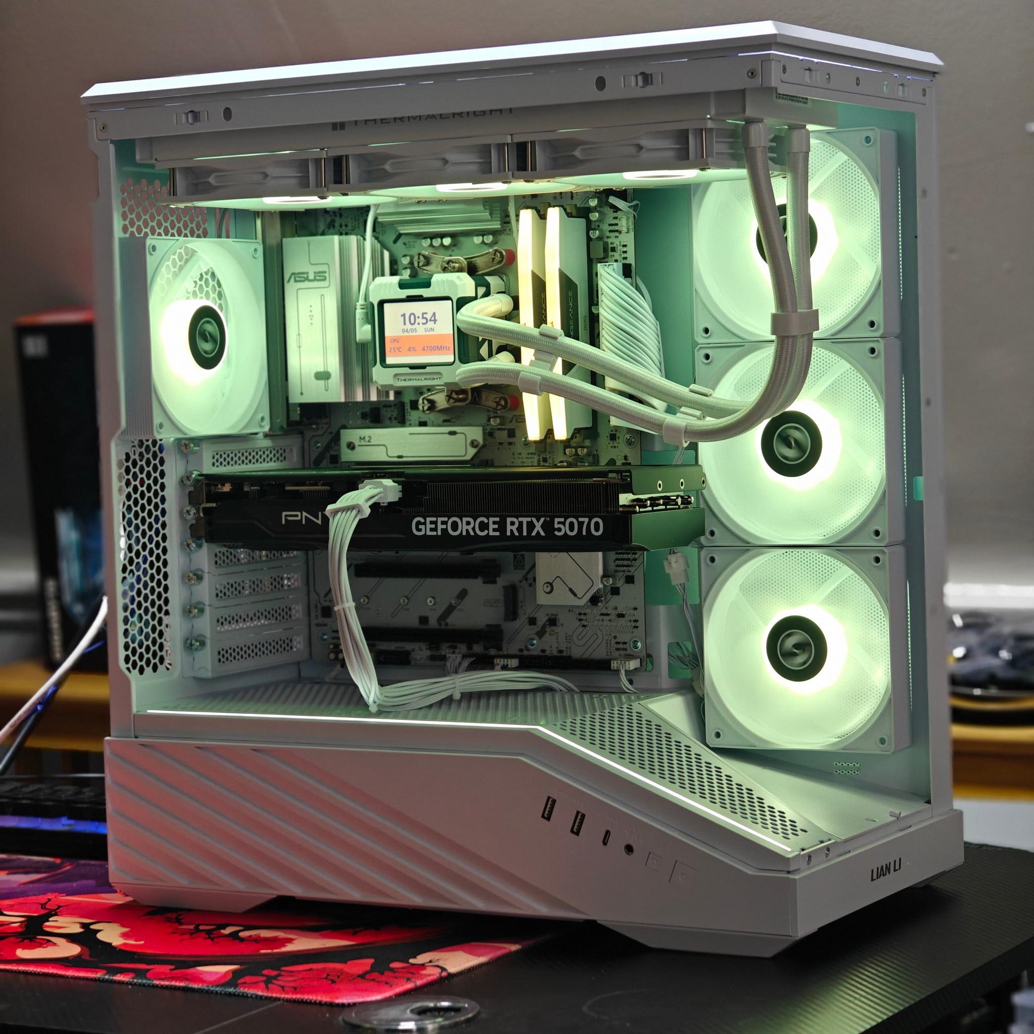RYZEN 7 7800X3D CPU|PNY 5070 12 GB DDR7 GPU|KLEVV 4 TB M.2 SSD |32 GB DDR5 6000|Windows 11 Pro Activ