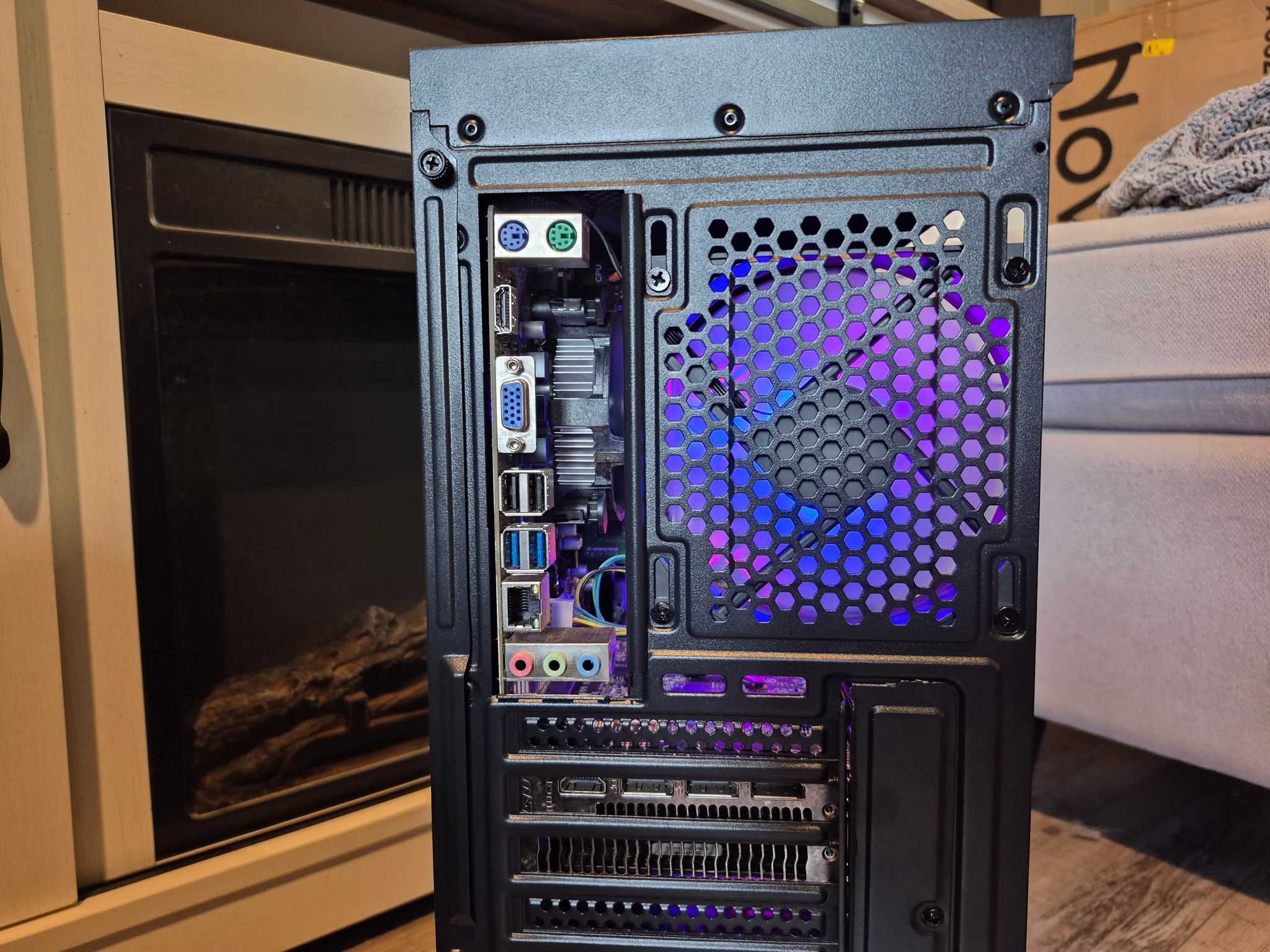 i5-7500, RX 480 4GB, 16GB RAM, 512GB SSD, Win10