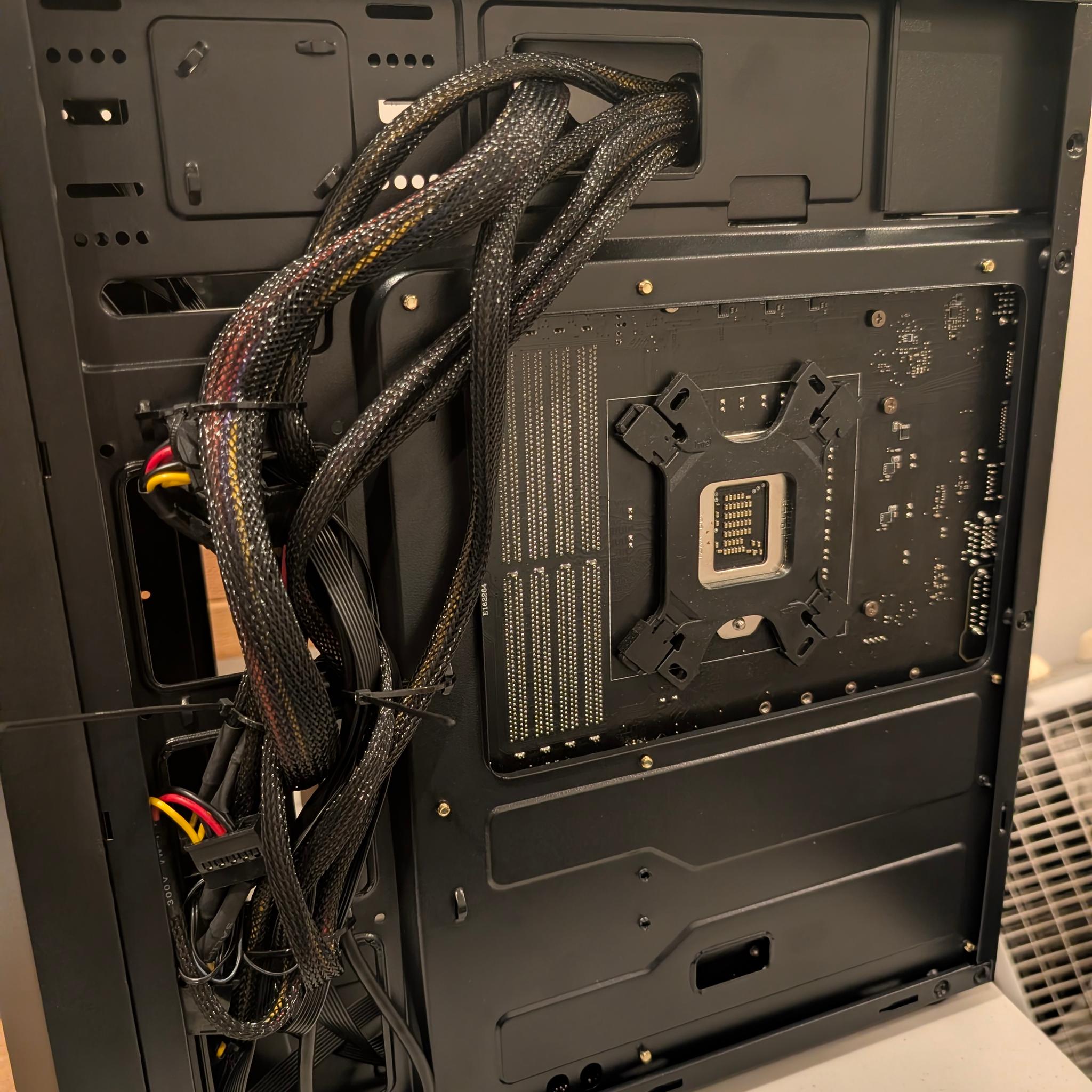 Raven RTX 3070ti i7 Gaming PC