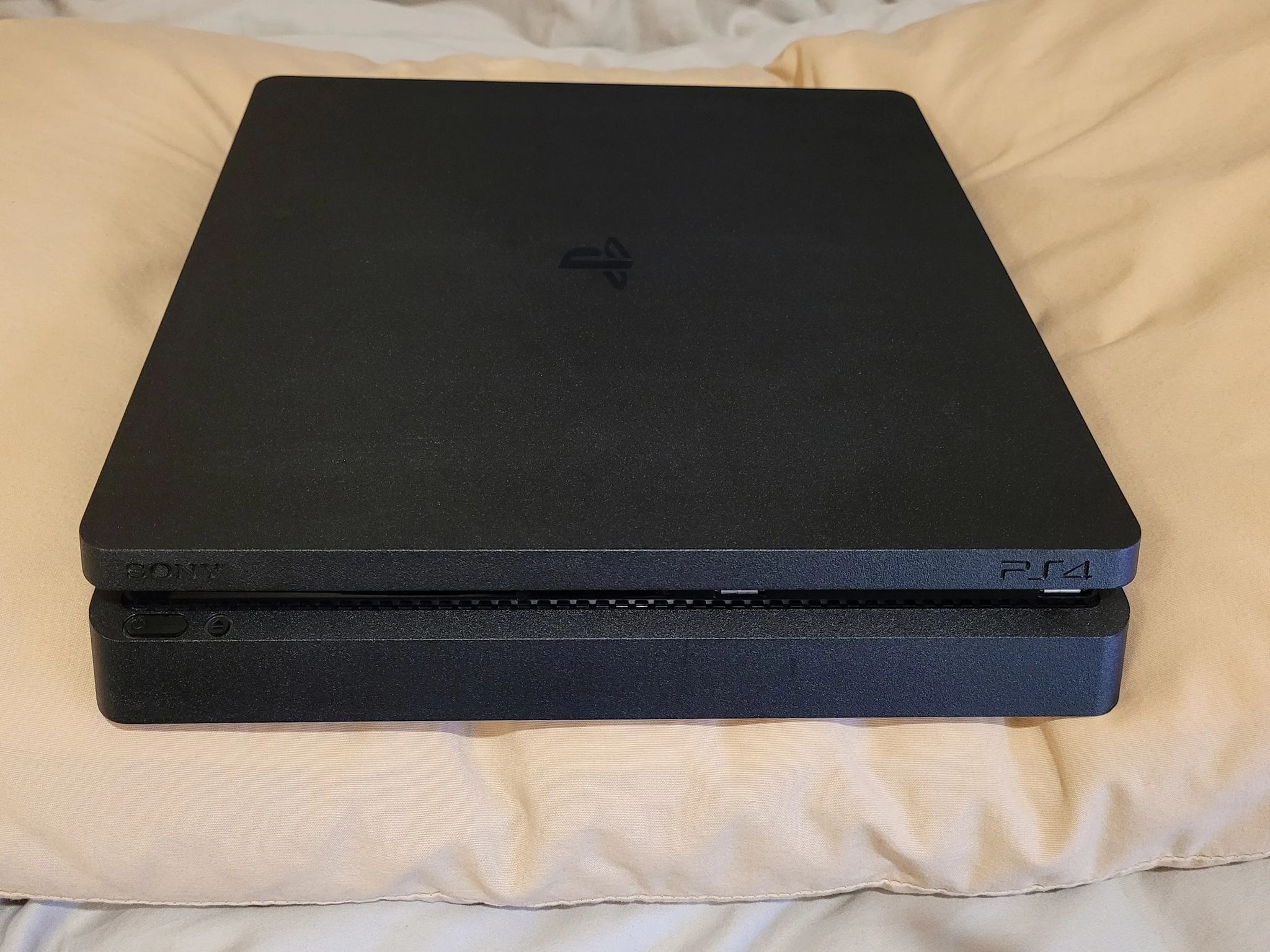 PlayStation 4 Slim Black 1TB Console | Jawa