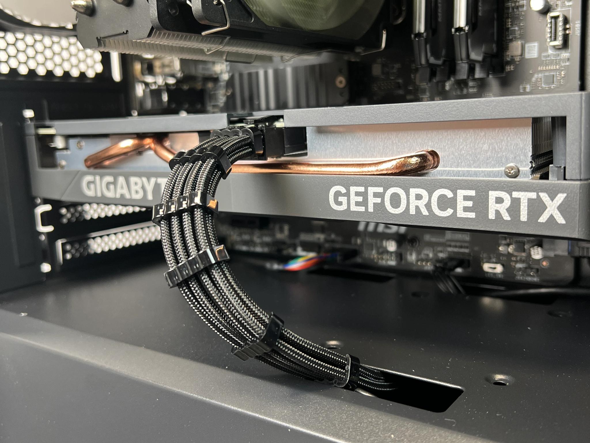 Ryzen 5 5600 RTX 4060 32GB RAM 1TB M.2 Gaming PC
