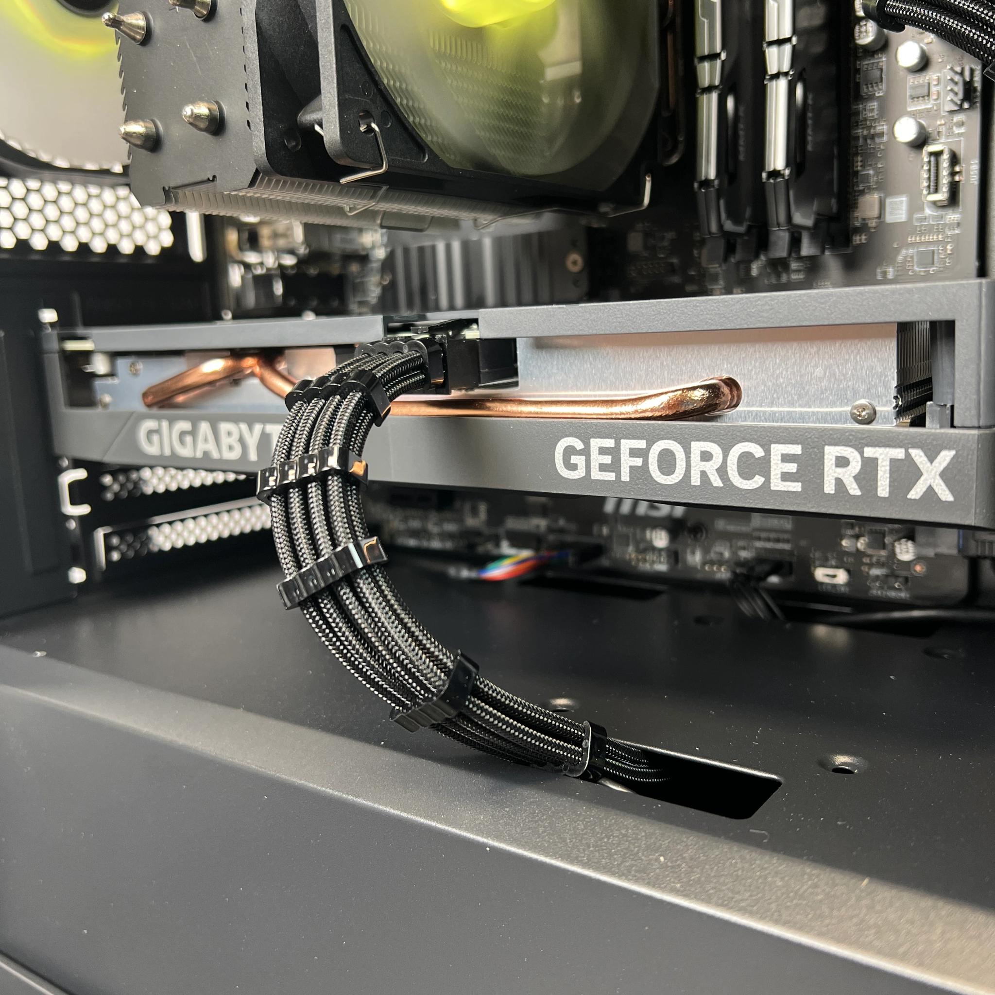 Ryzen 5 5600 RTX 4060 32GB RAM 1TB M.2 Gaming PC