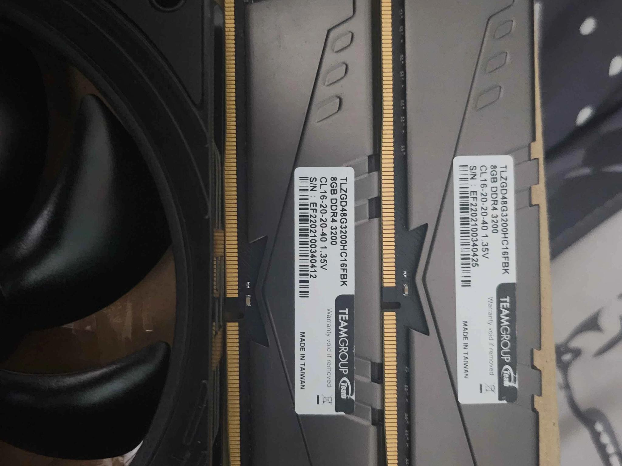 Z690 ASRock PG Riptide D4 with CPU Cooler and Ram
