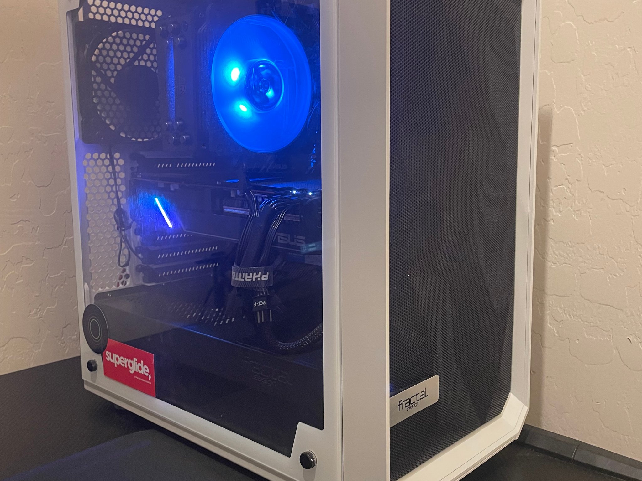 Gaming Desktop Ryzen 7 5700X - GPU Asus Tuff 5700XT OC