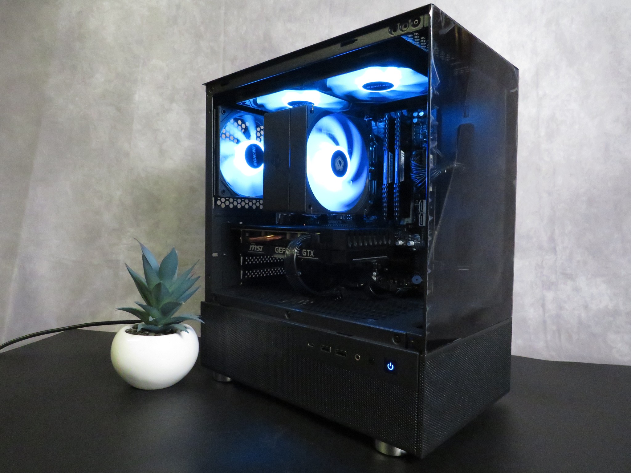 Mid-Range Gamer: Ryzen 5 5500 + MSI GTX 1660 Super + 16 GB DDR4 + 1 TB SSD
