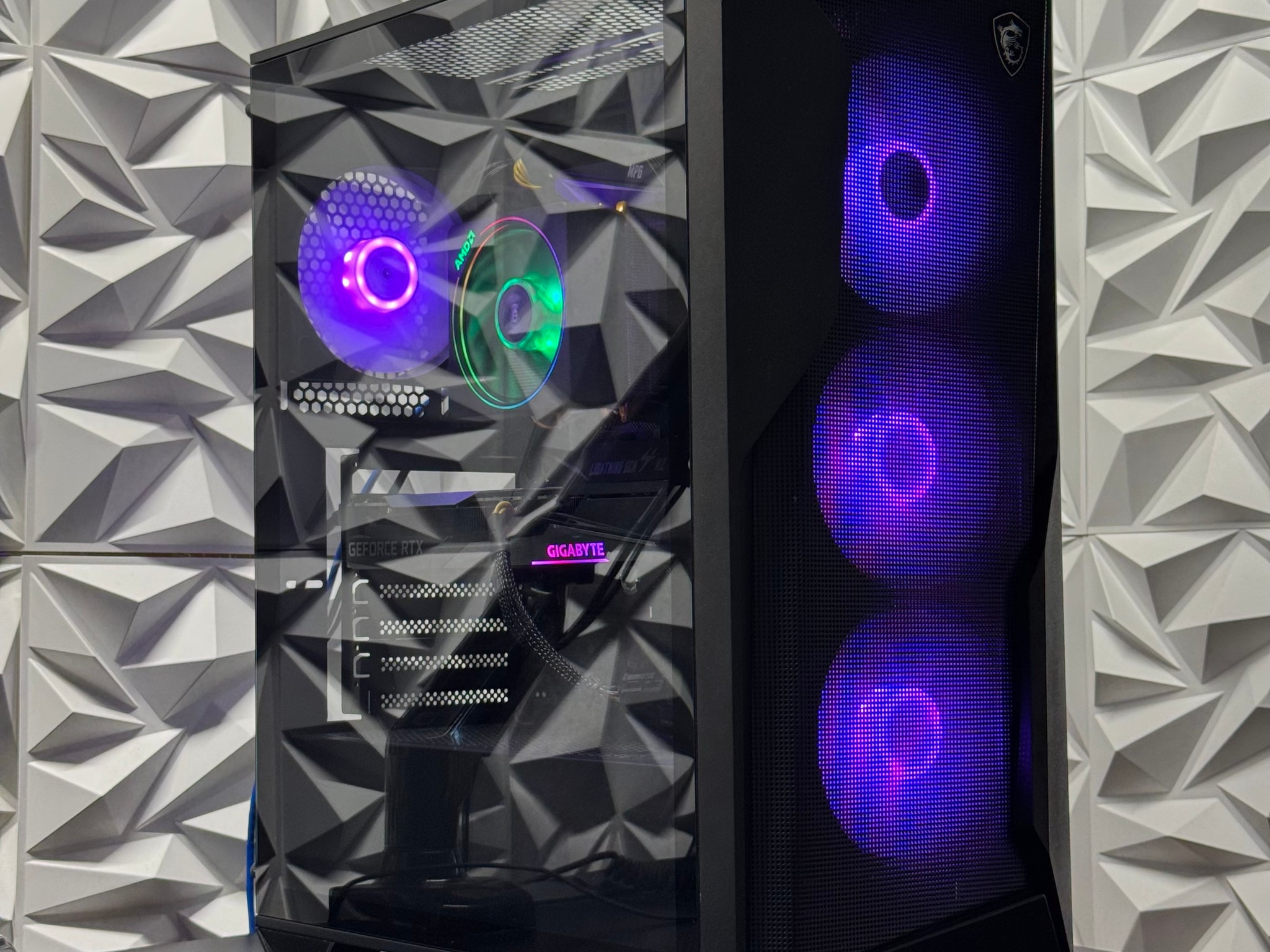 RTX 3060 / Ryzen 7 3800x / 16GB Ram / 512GB SSD / X570 Chipset / upgradable / gaming pc