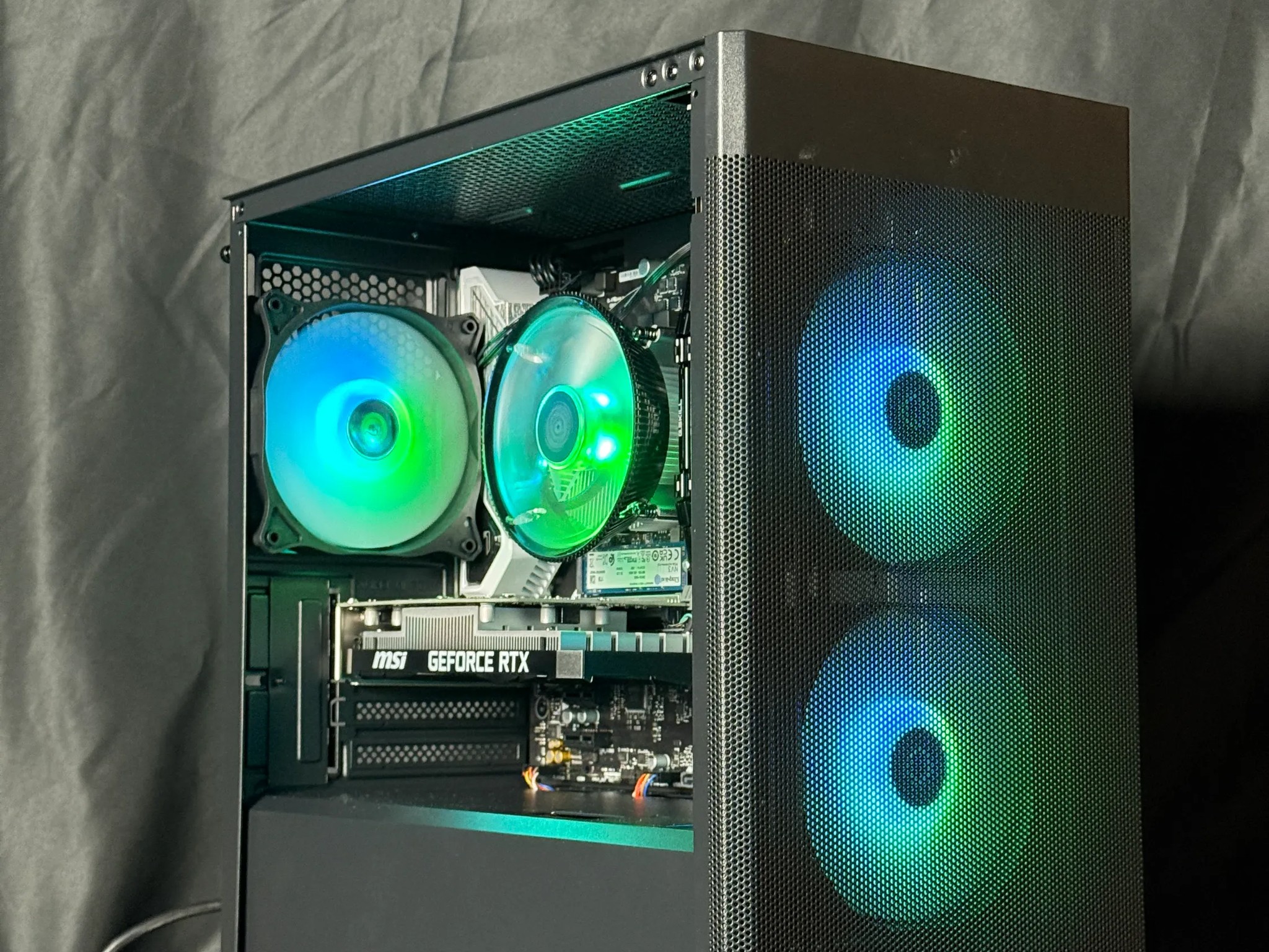 Night Fury Gaming PC w- i5-14400f / RTX 3050 6GB / 32GB DDR4 3200MHZ / 1TB SSD / 550W PSU / B760