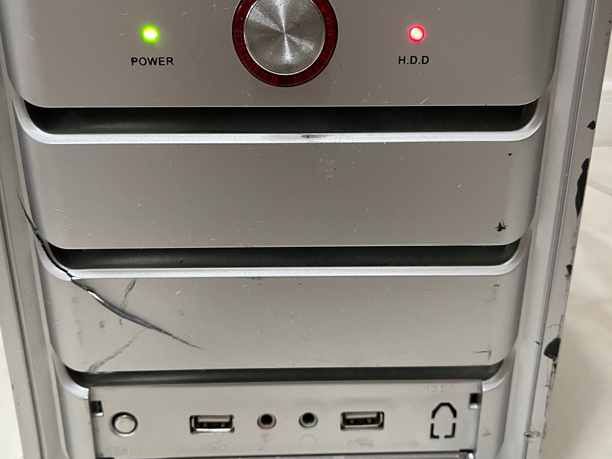 NVIDIA RTX 2060S,AMD Ryzen 5 3600,16GB RAM, 1.6TB Storage,Gaming PC w/ Wi-Fi & BT(Minor Case Damage)