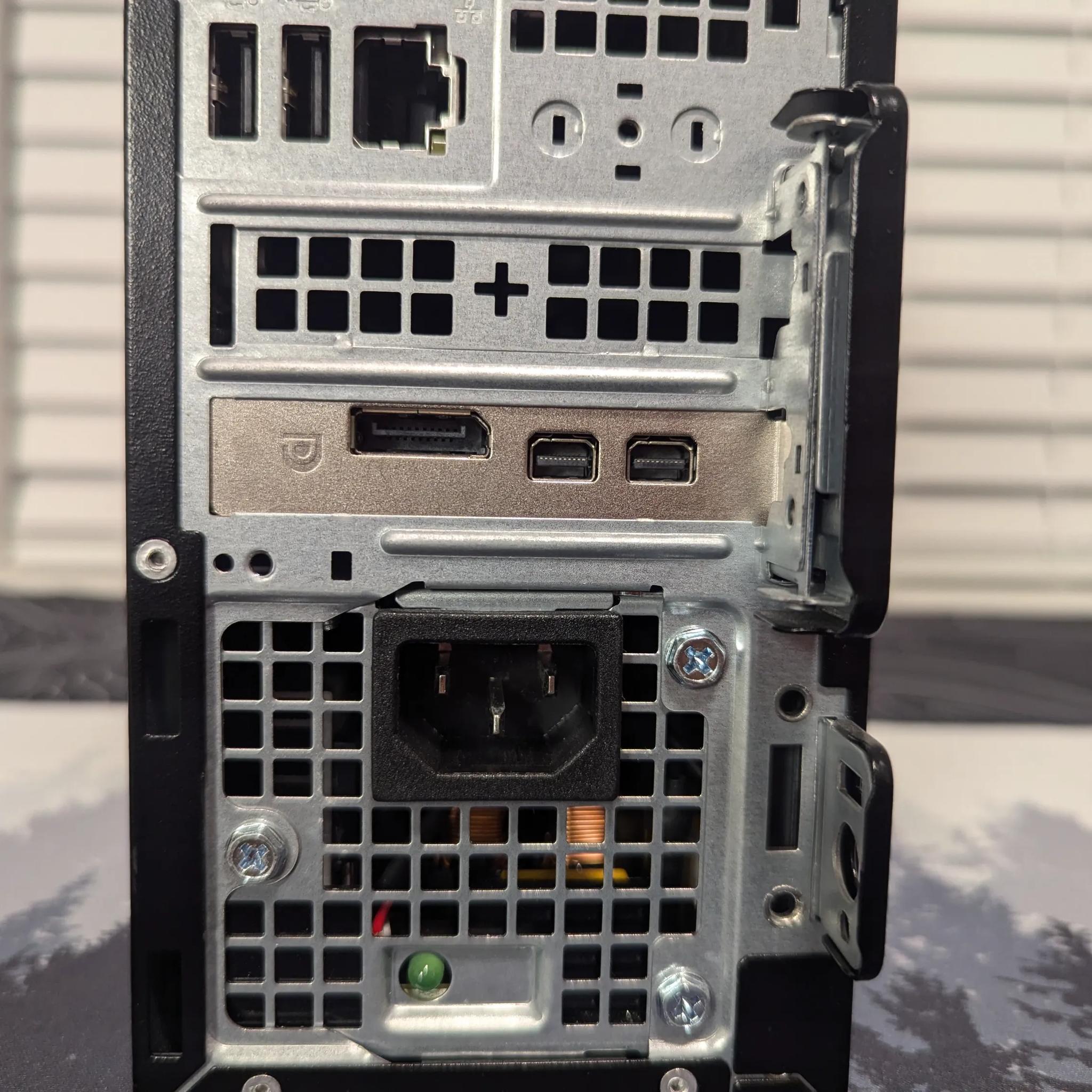 💰SALE💰 🎮Budget E-Sports PC🎮◽RX 550◽Intel i3-8100◽16GB DDR4◽512GB M.2 SSD