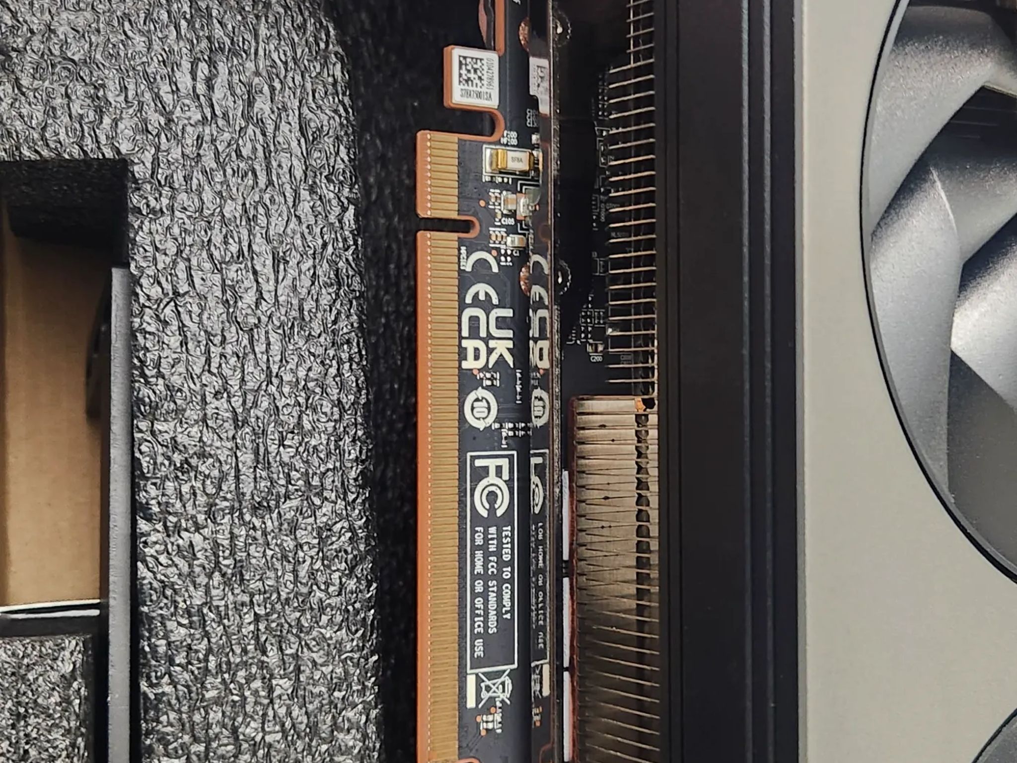 SAPPHIRE NITRO+ Radeon RX 7800 XT 16GB GDDR6 PCI Express 4.0 x16 ATX Graphics Card 11330-01-20G