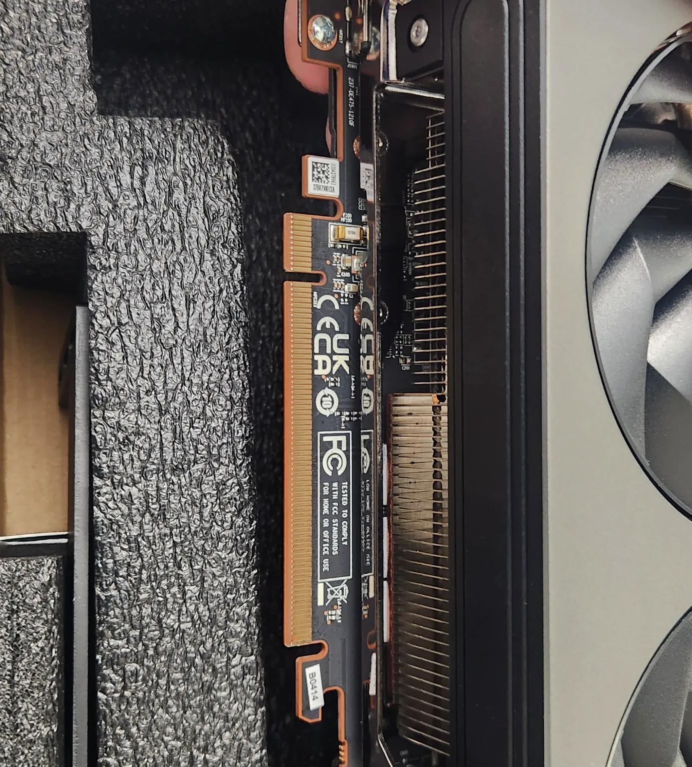 SAPPHIRE NITRO+ Radeon RX 7800 XT 16GB GDDR6 PCI Express 4.0 x16 ATX Graphics Card 11330-01-20G