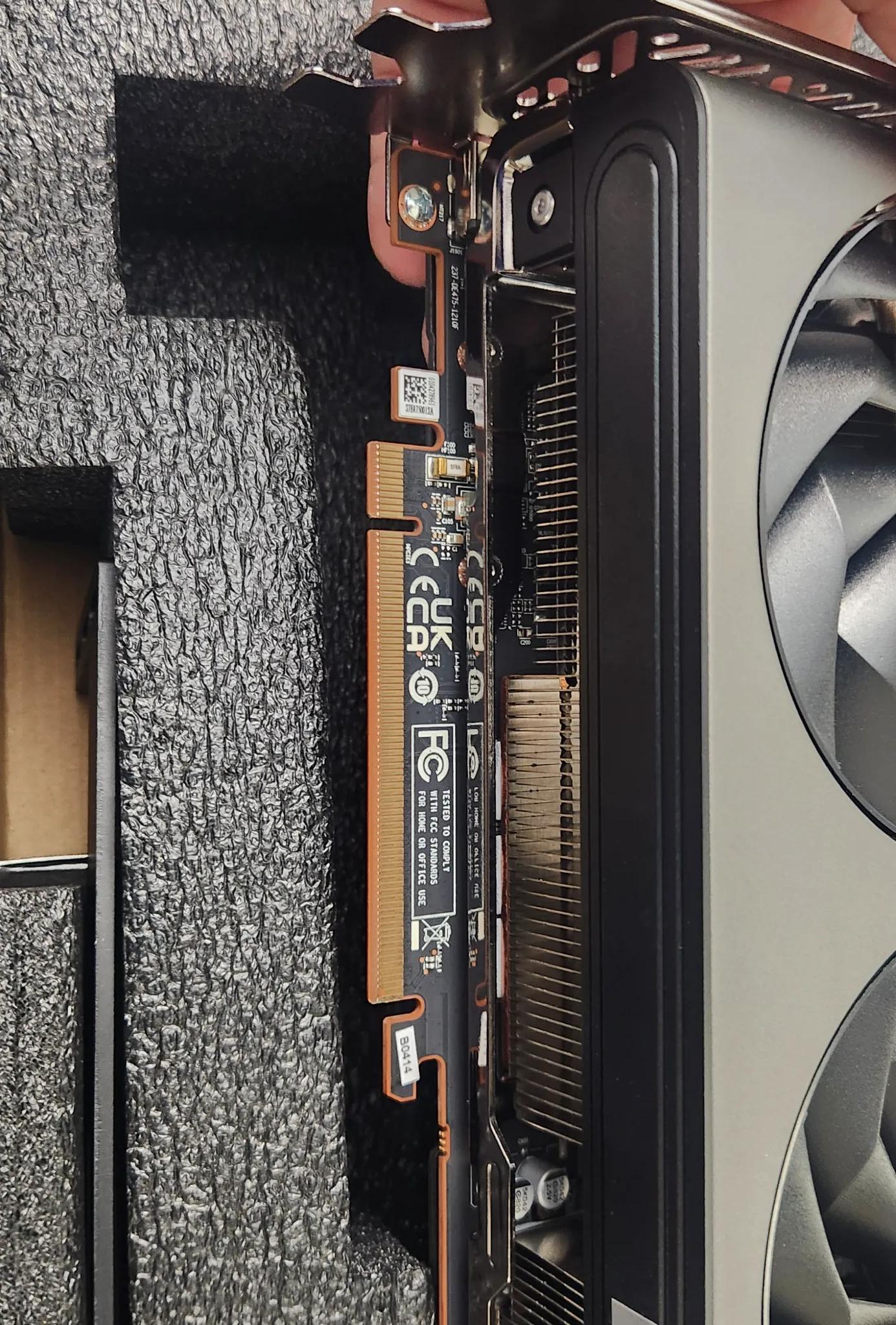 SAPPHIRE NITRO+ Radeon RX 7800 XT 16GB GDDR6 PCI Express 4.0 x16 ATX Graphics Card 11330-01-20G