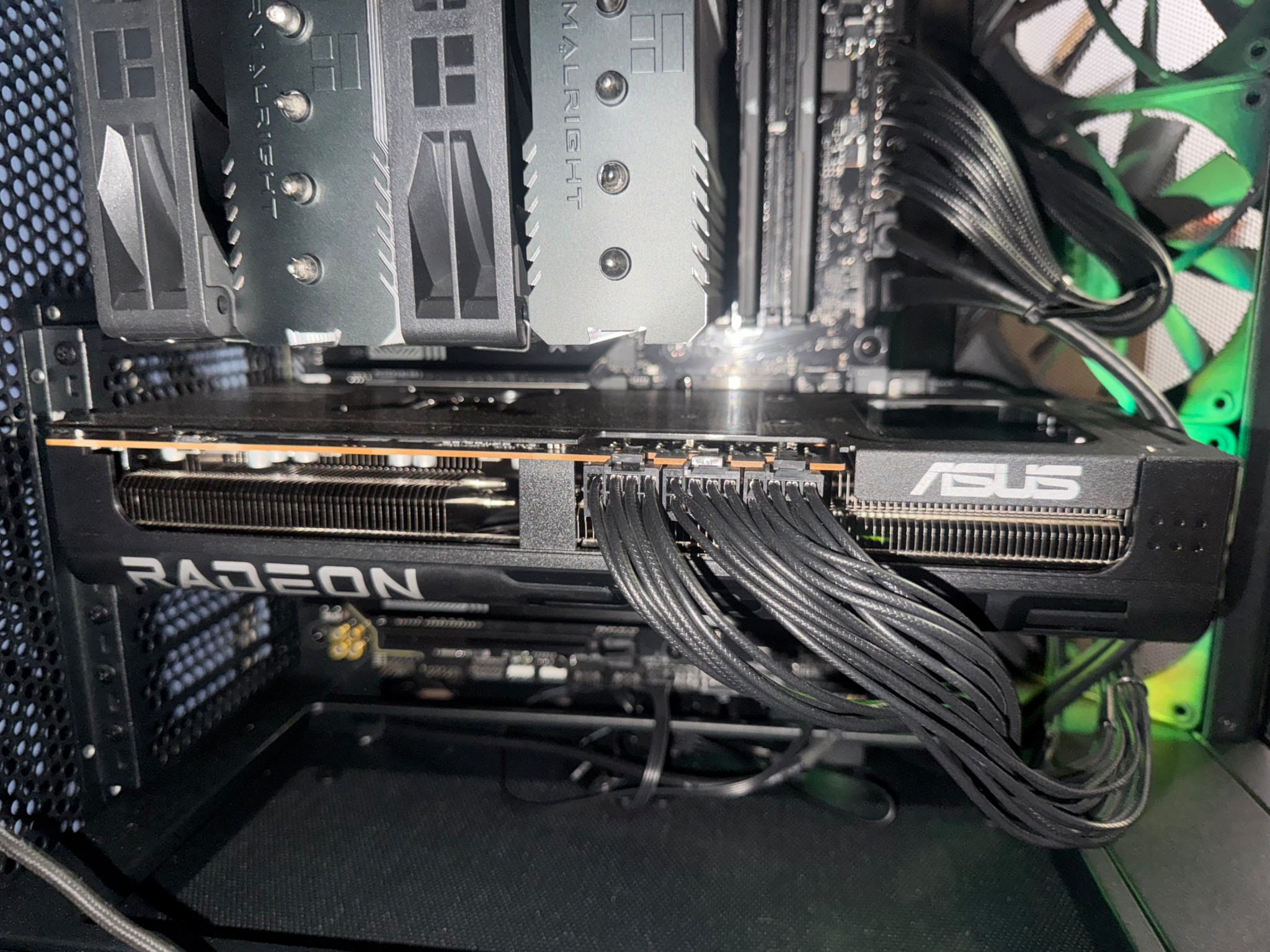 (LIKE NEW!!) ASUS PRIME RADEON RX 9070 XT OC Edition