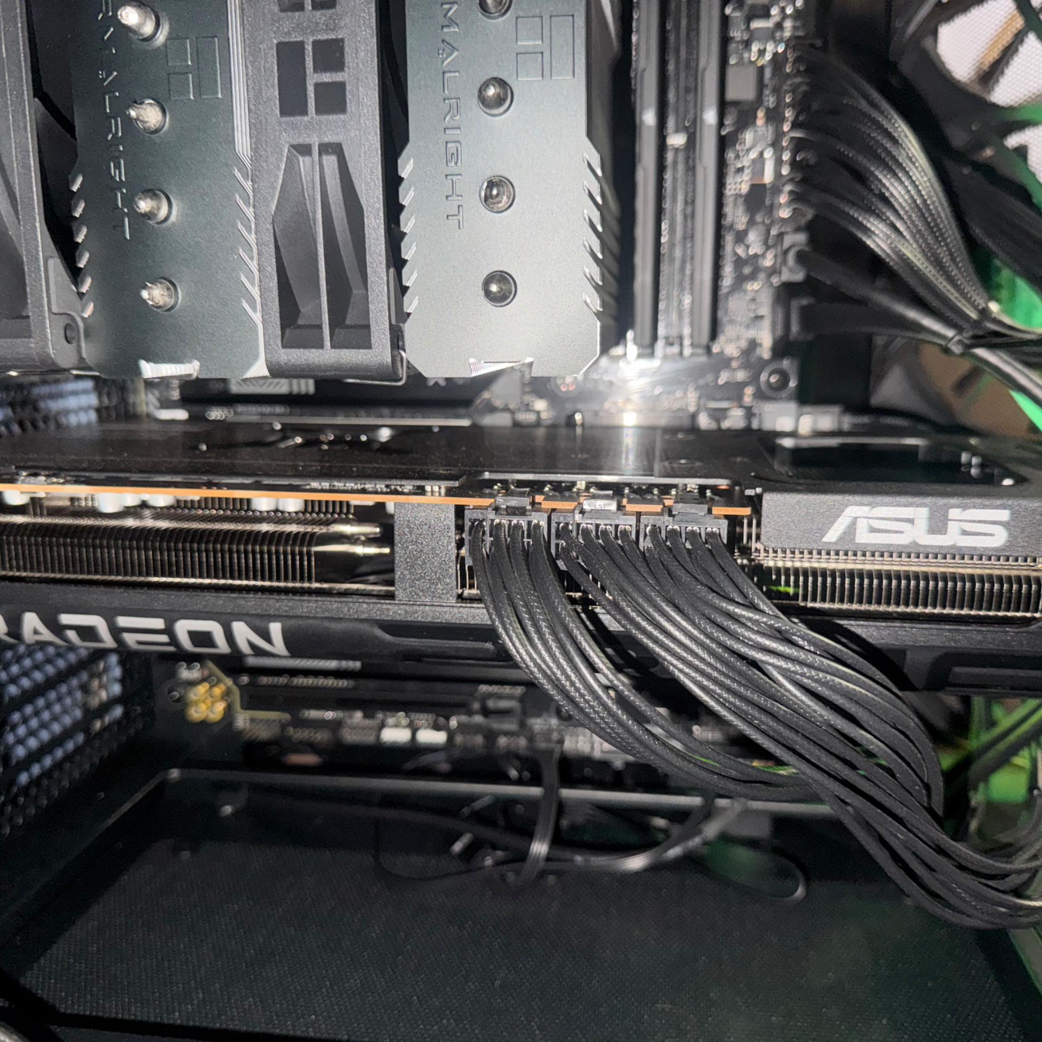 (LIKE NEW!!) ASUS PRIME RADEON RX 9070 XT OC Edition