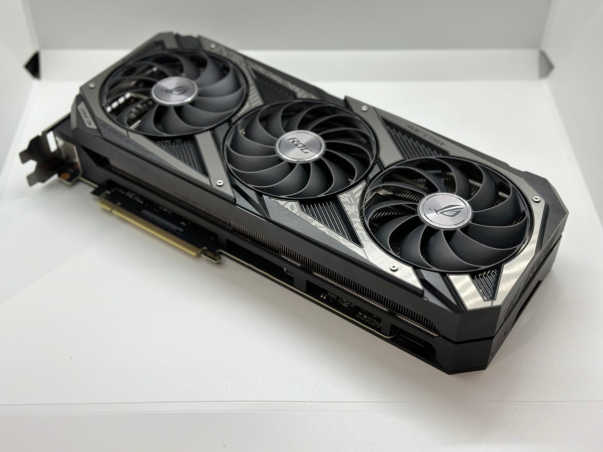 On sale! Asus Rtx 3080 Rog Strix 12gb