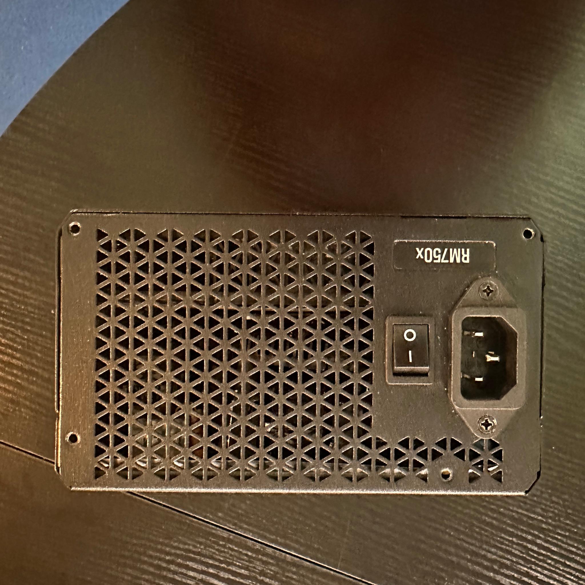 Corsair RM750x