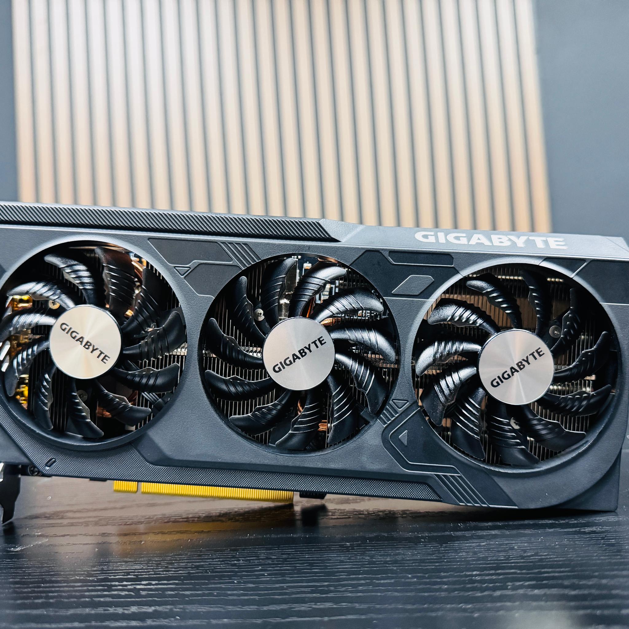 GIGABYTE WINDFORCE OC GeForce RTX 4070 SUPER